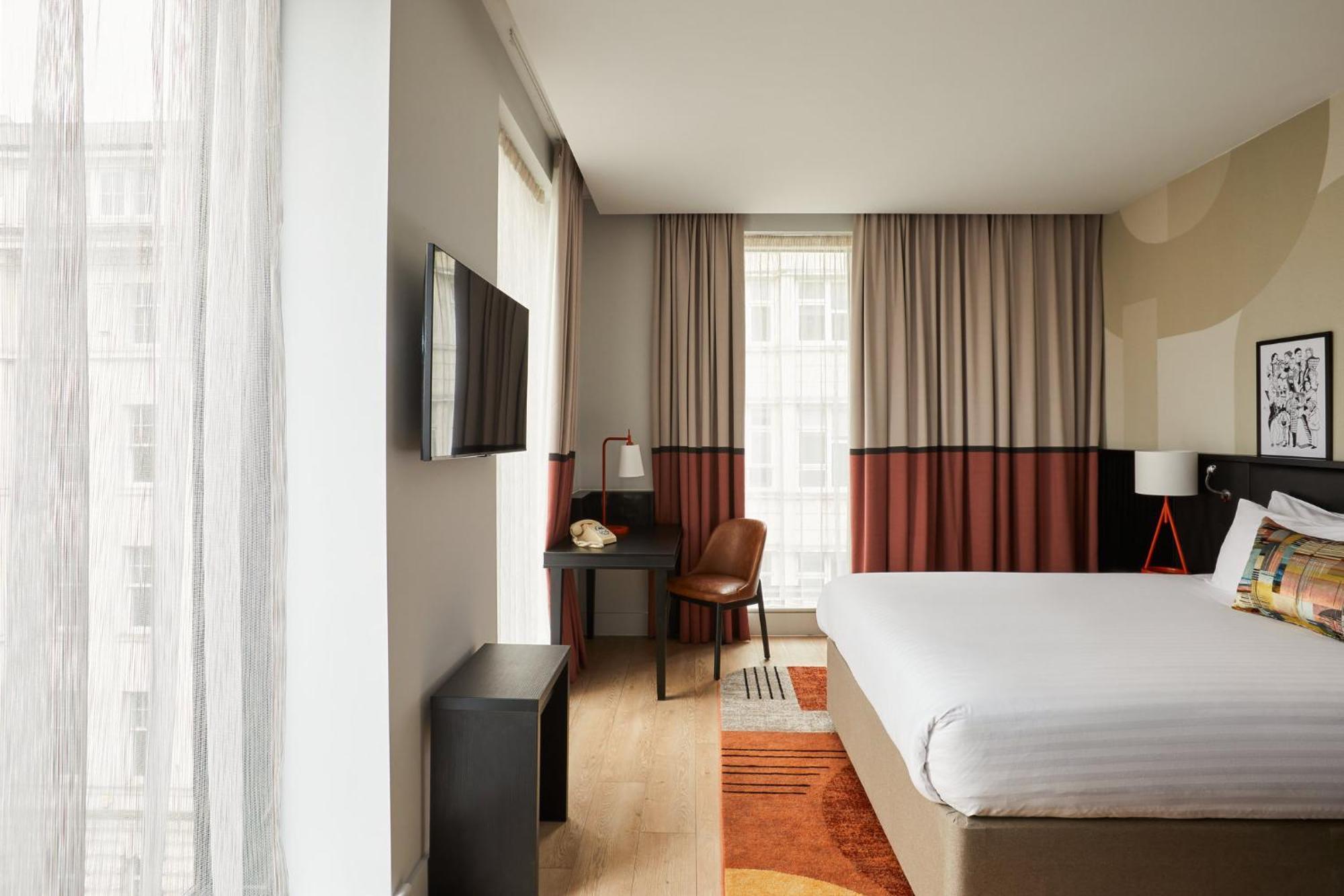 Standard King Room City View