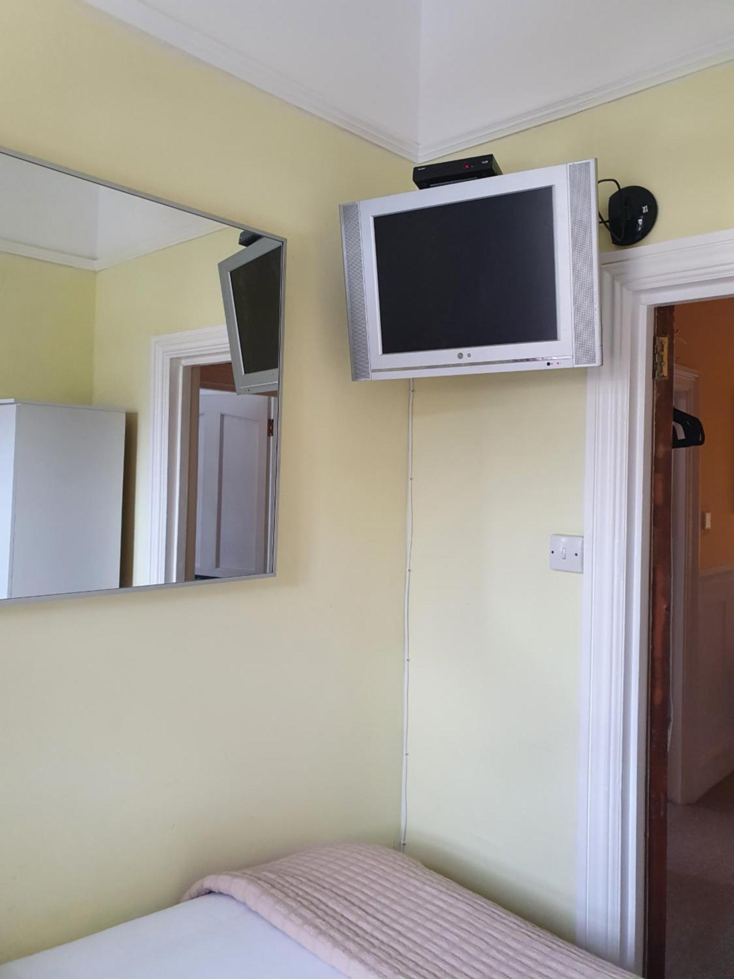Single Room Private External Bathroom
