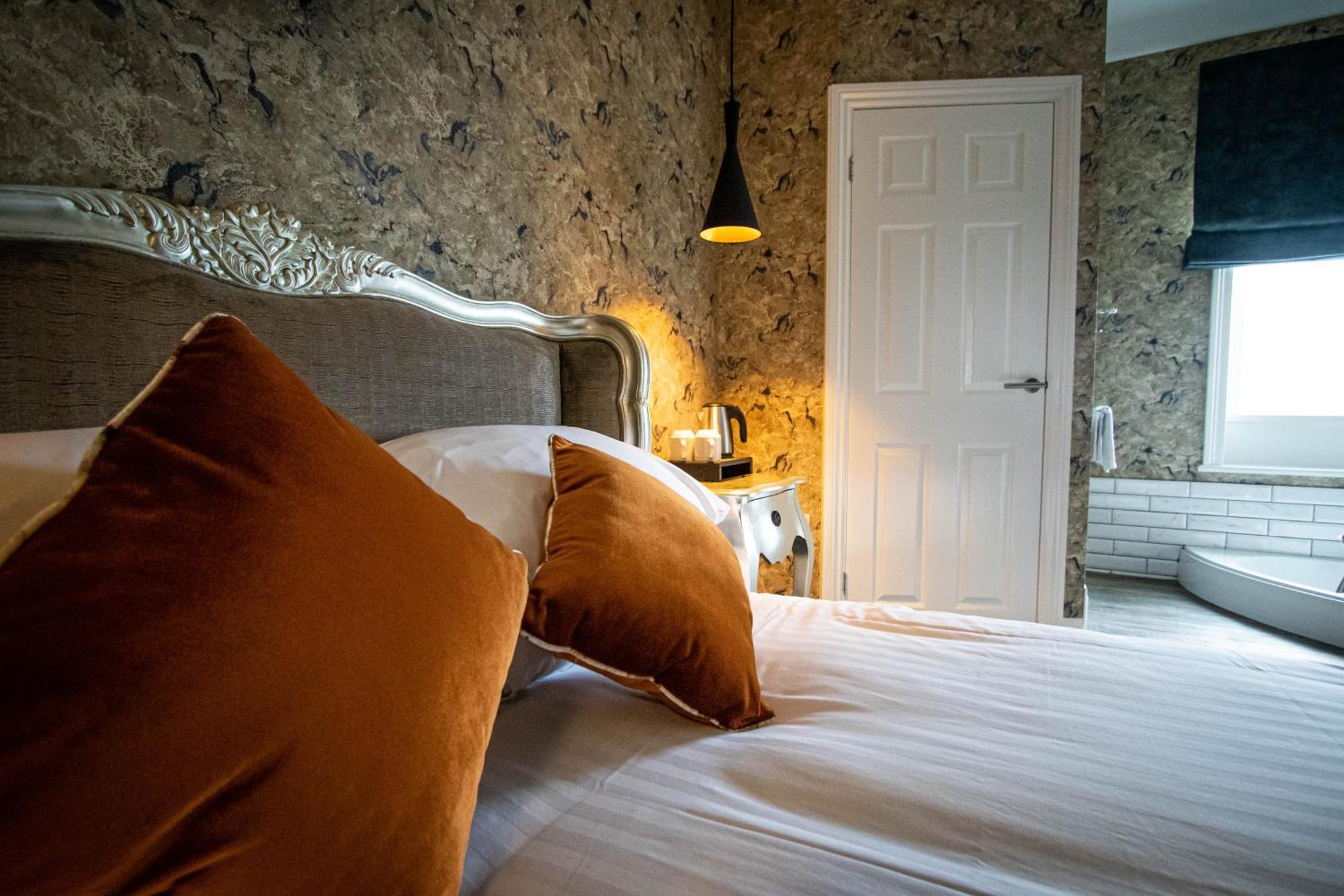 Deluxe Double Room Bath