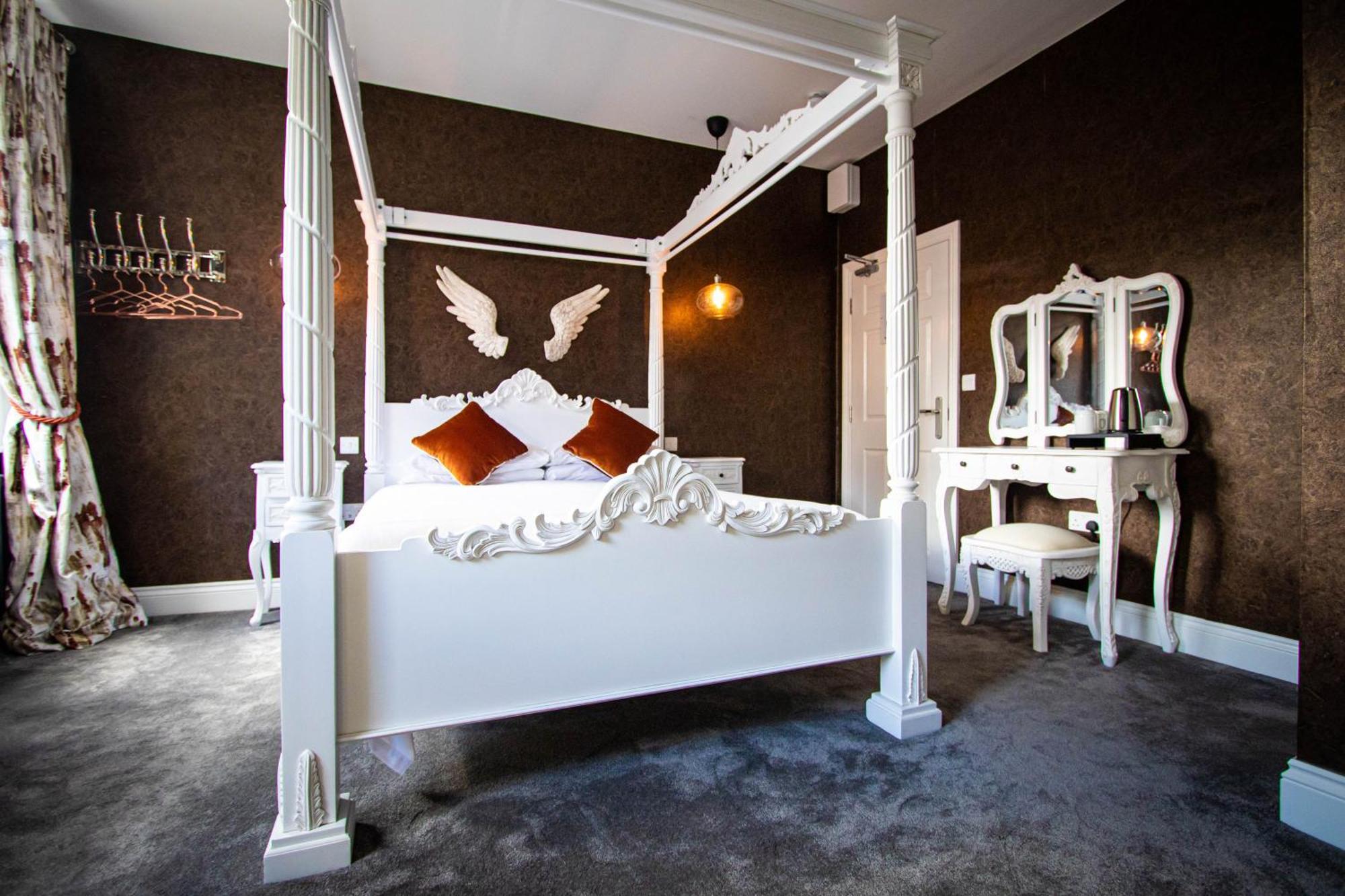 Double Room Private Bathroom