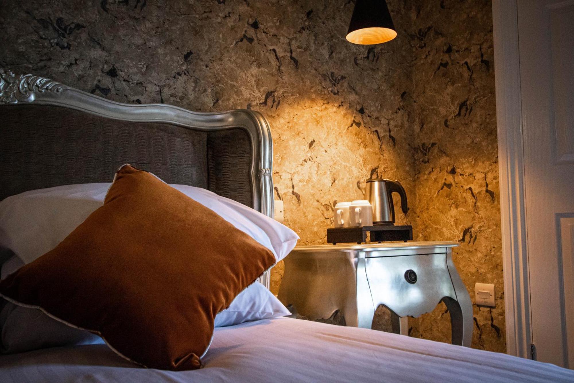 Deluxe Double Room Bath
