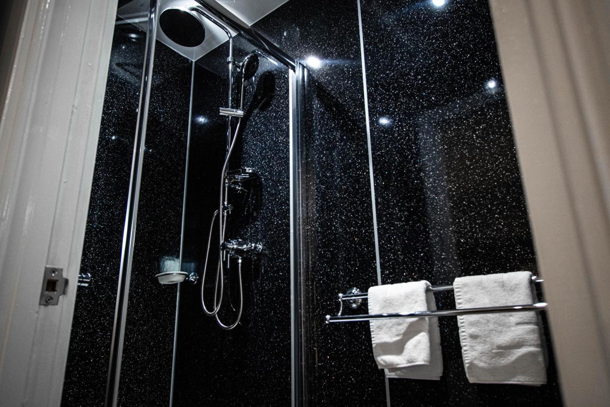 Twin Room Shower