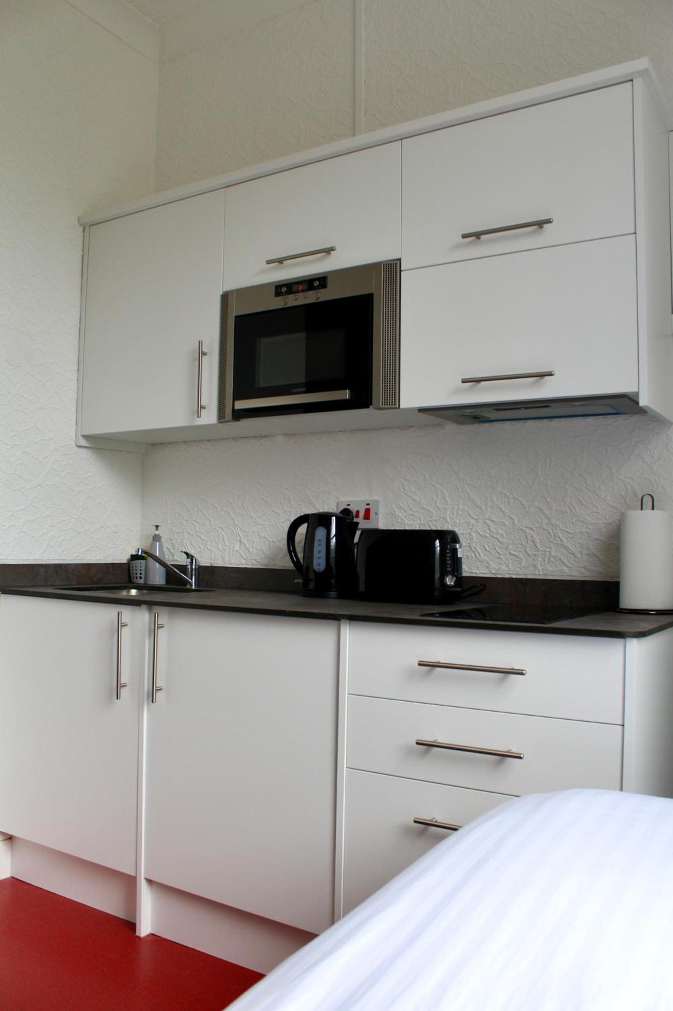Standard Single Room Shower