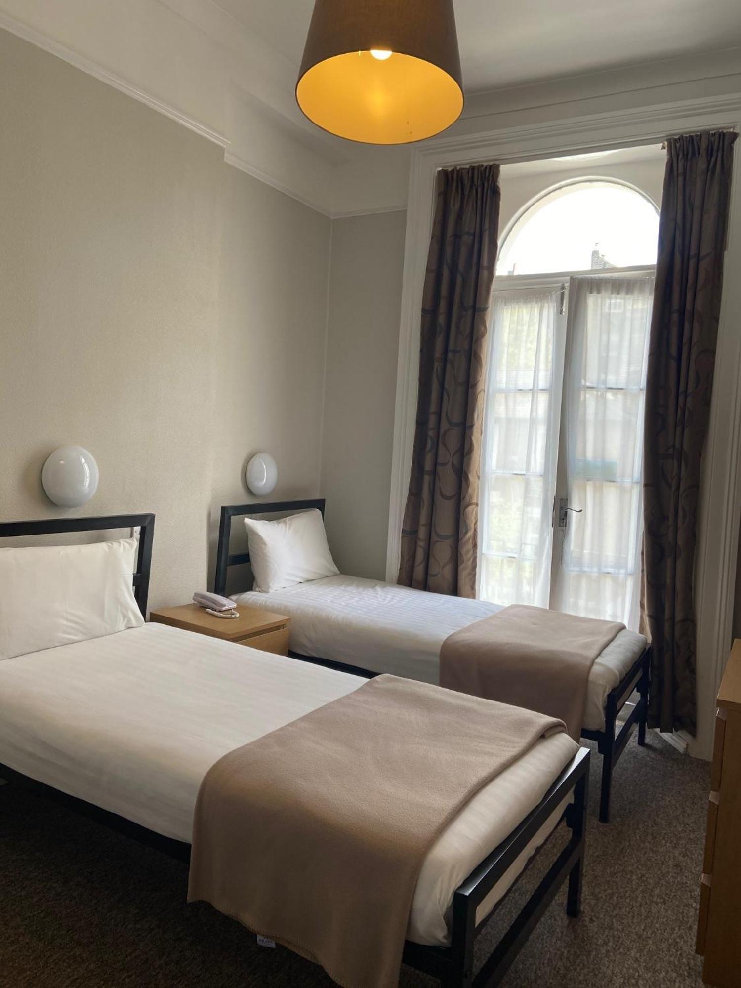 Superior Quadruple Room Bunk & Single beds