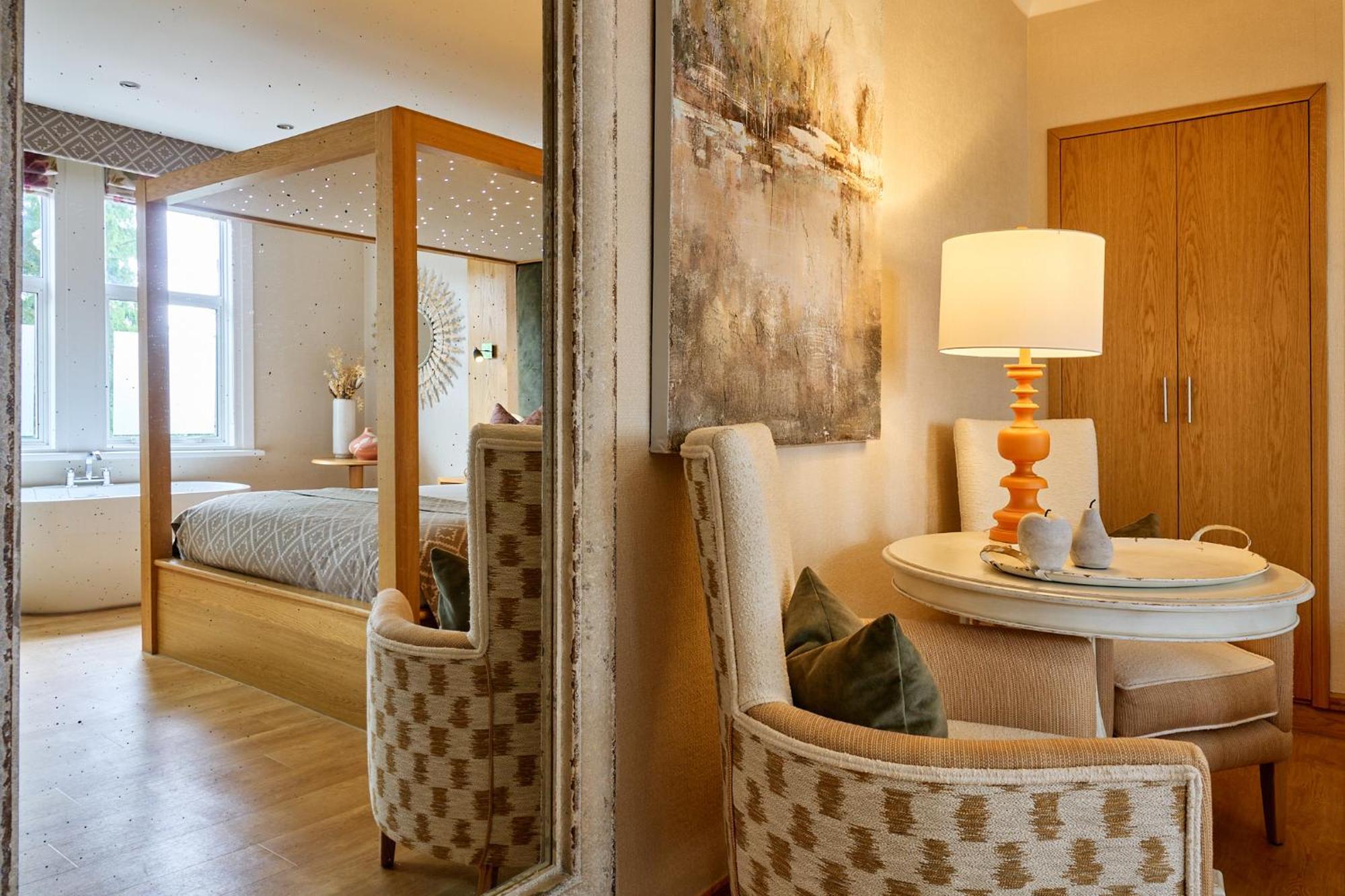 Double Room Four Poster Bed