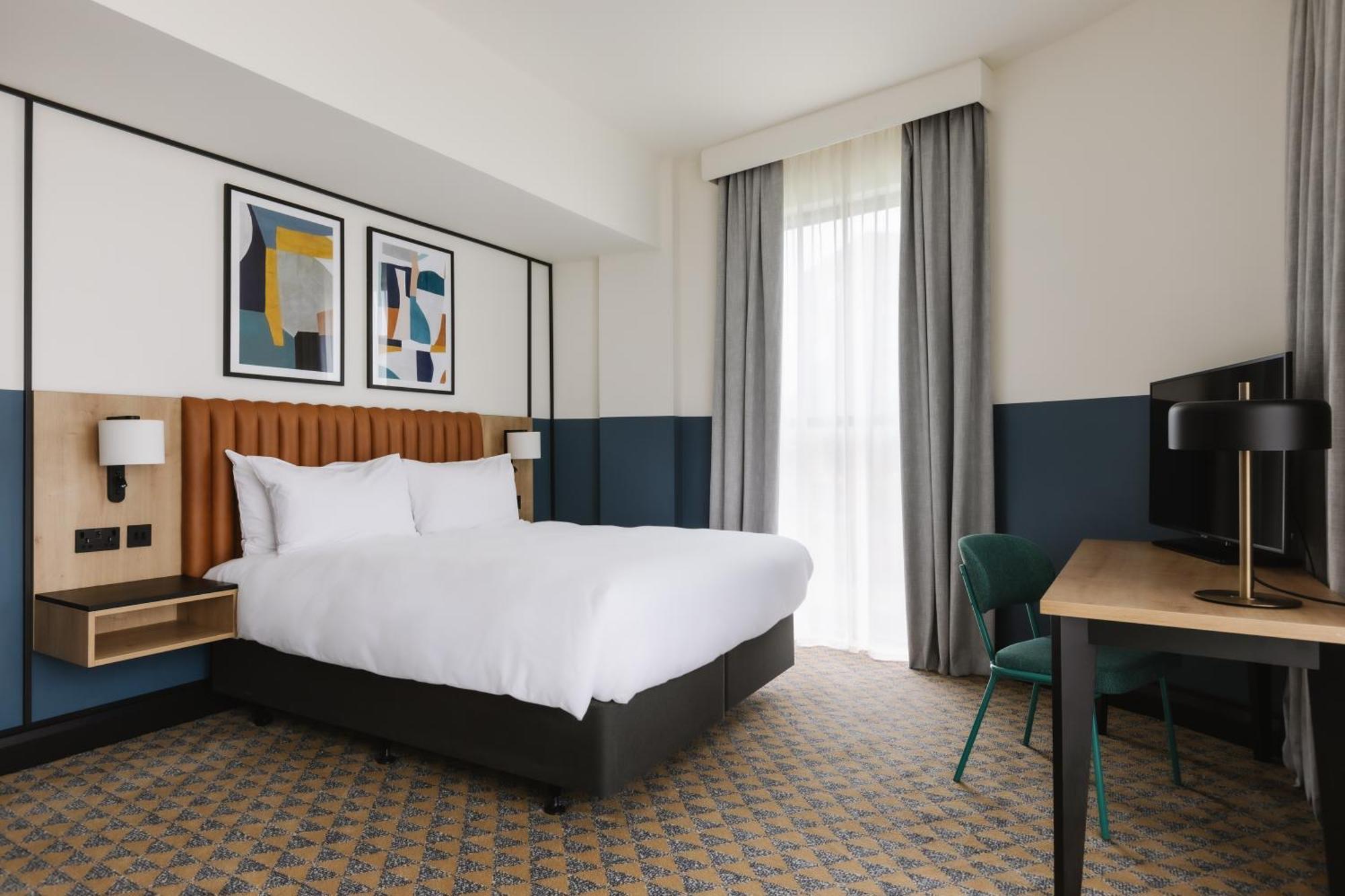 Premium Queen Room with Rollaway Bed
