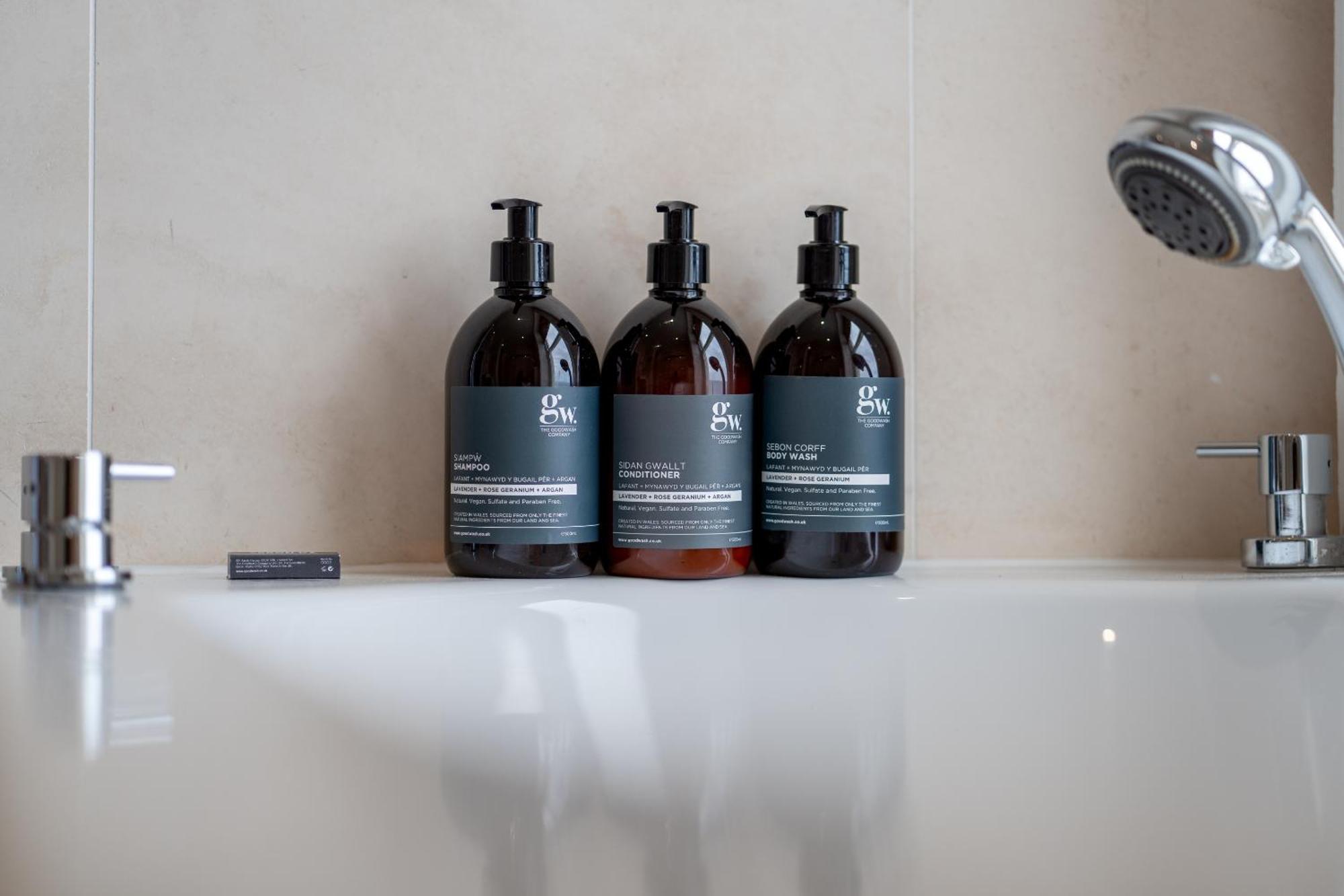 Deluxe Double Room Bath