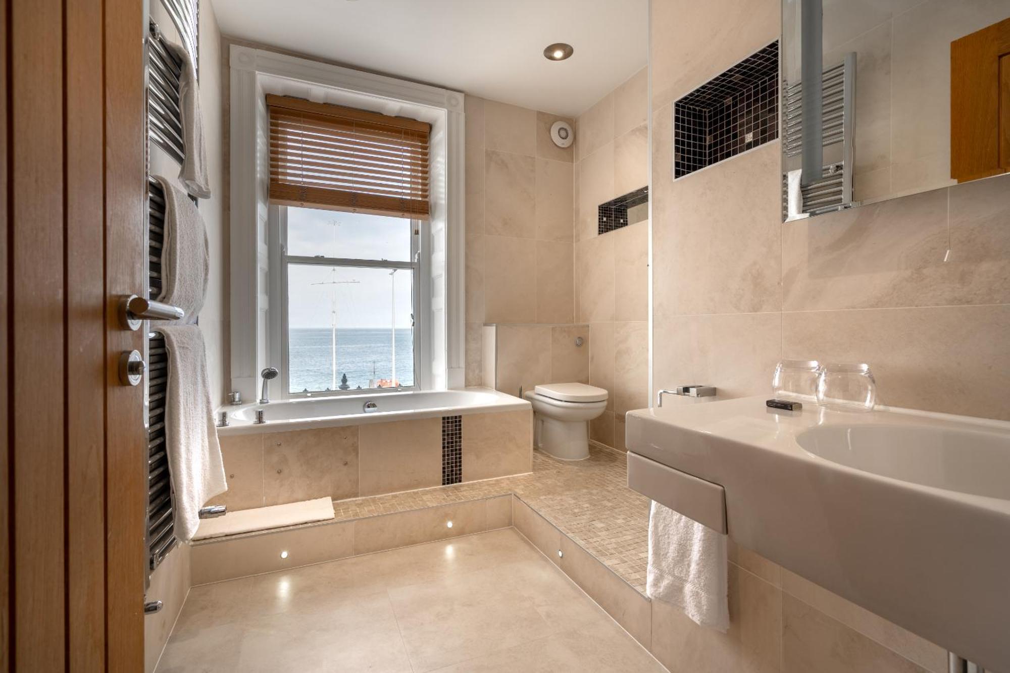 Deluxe Double Room Bath