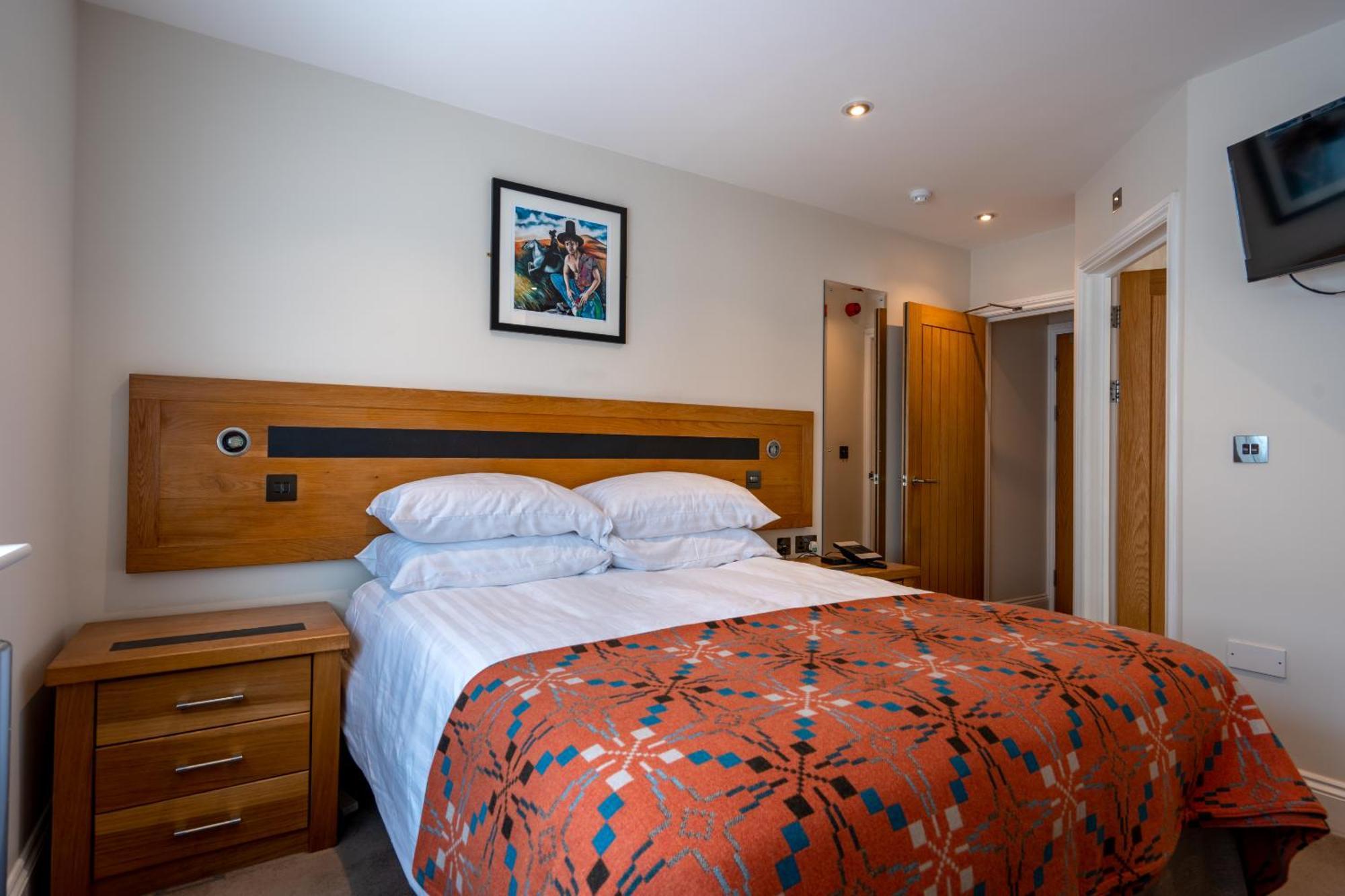 Double Room Private Bathroom