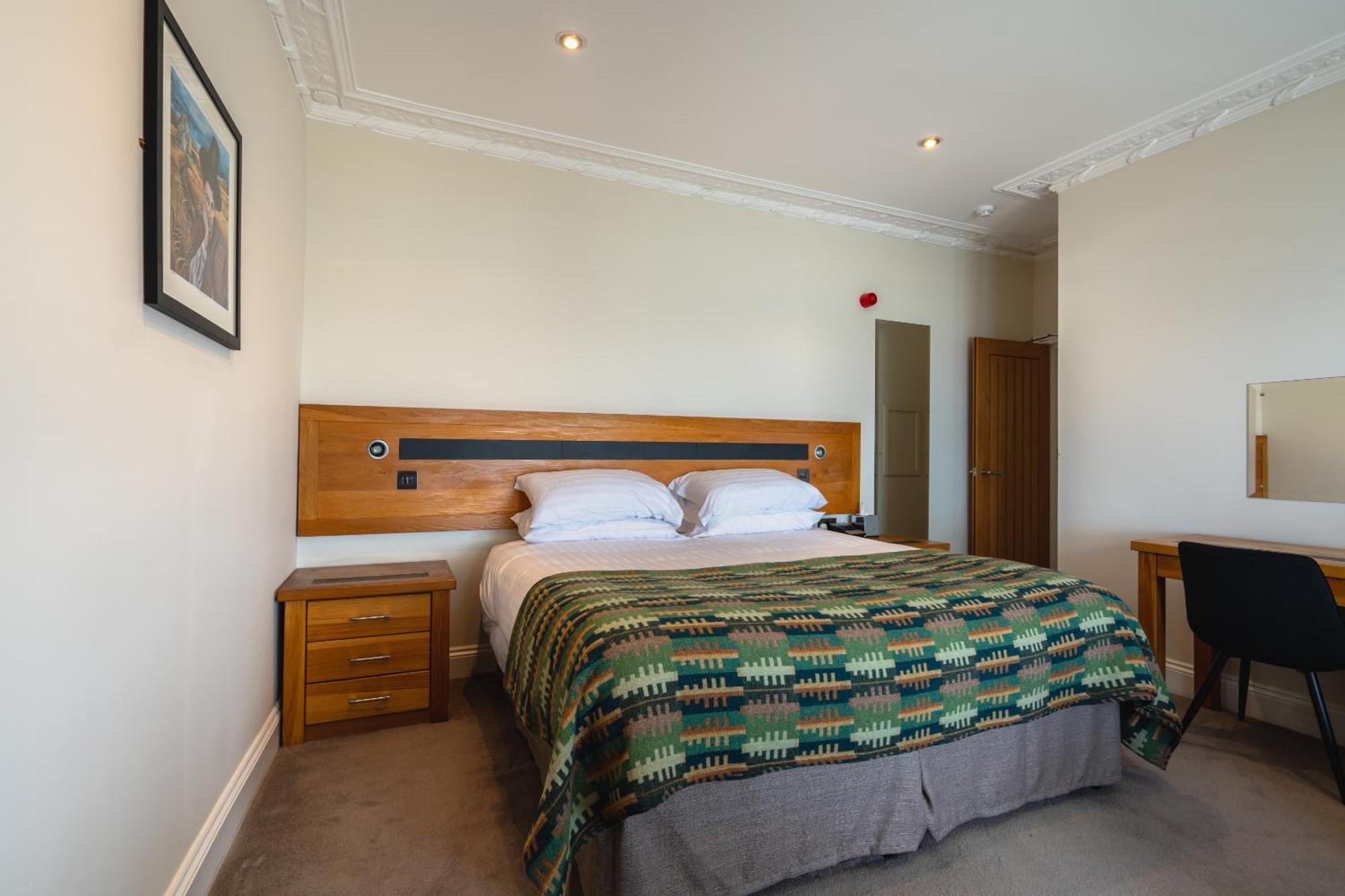 Deluxe Double Room Bath