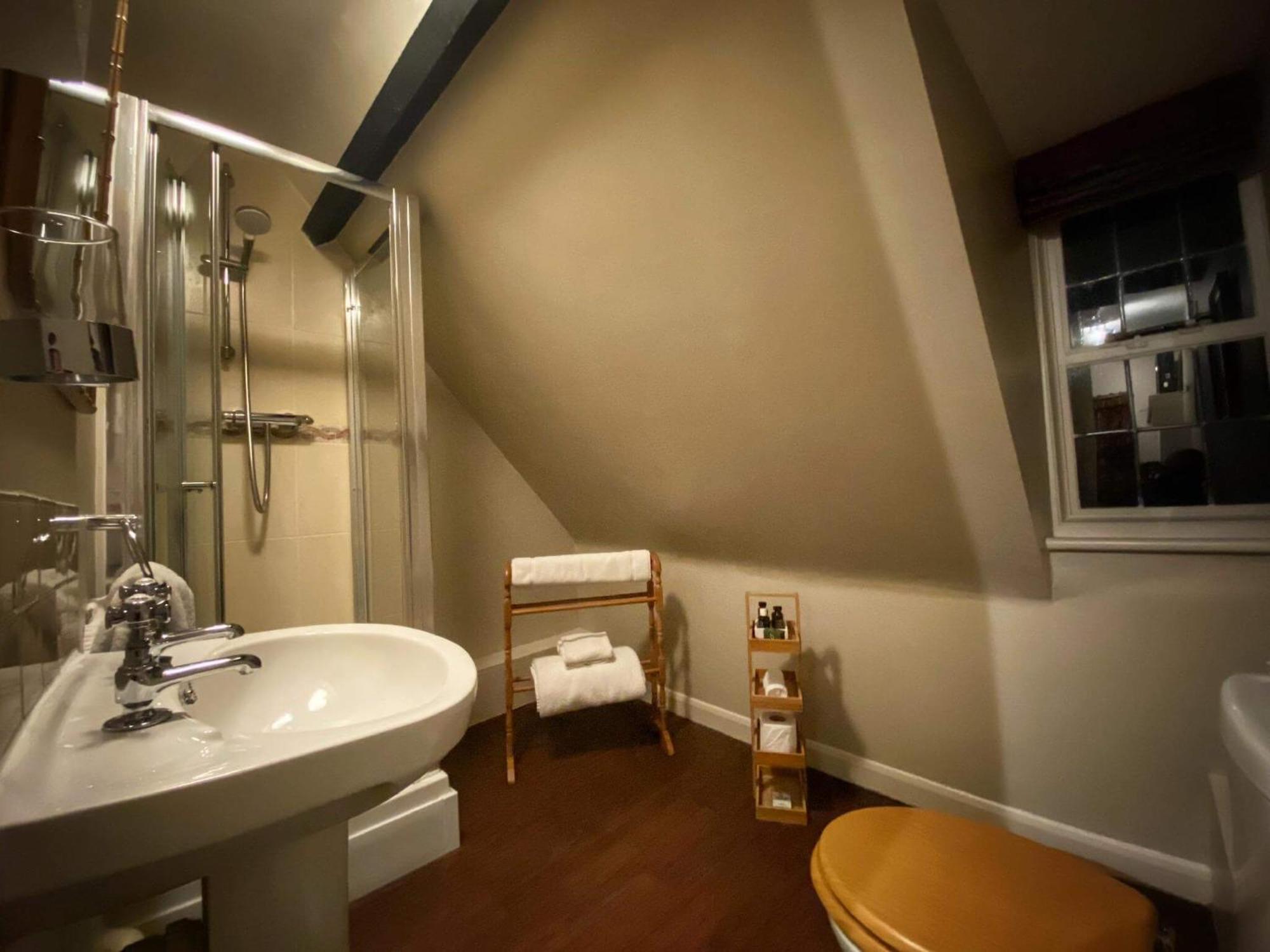 Single Room Shower