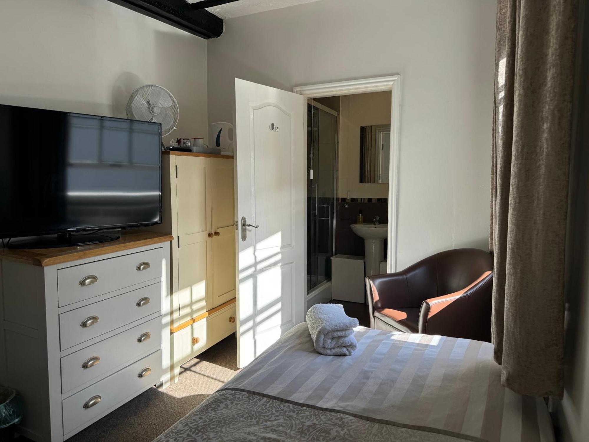 Single Room Private Bathroom