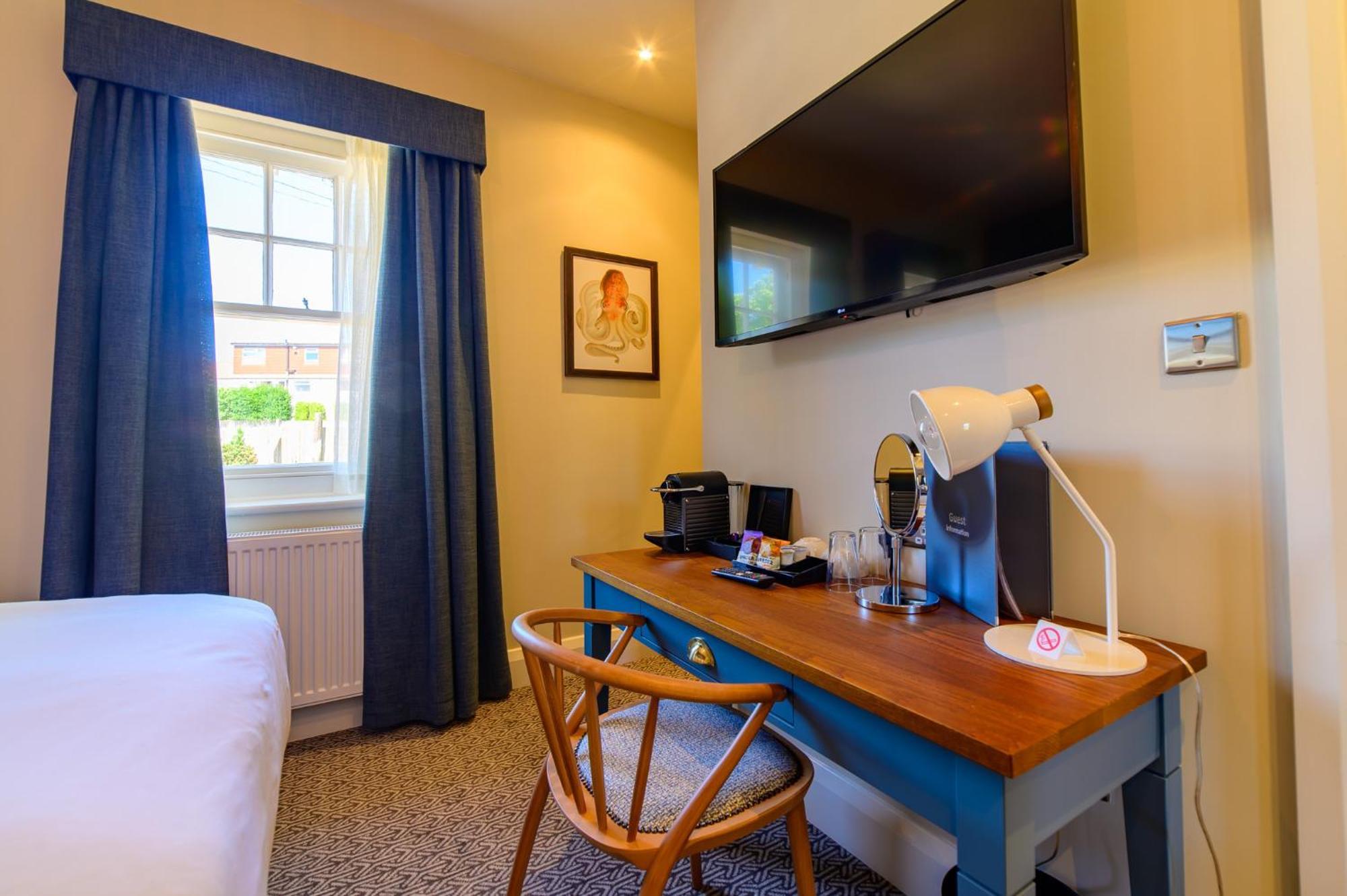 Large Double or Twin Room