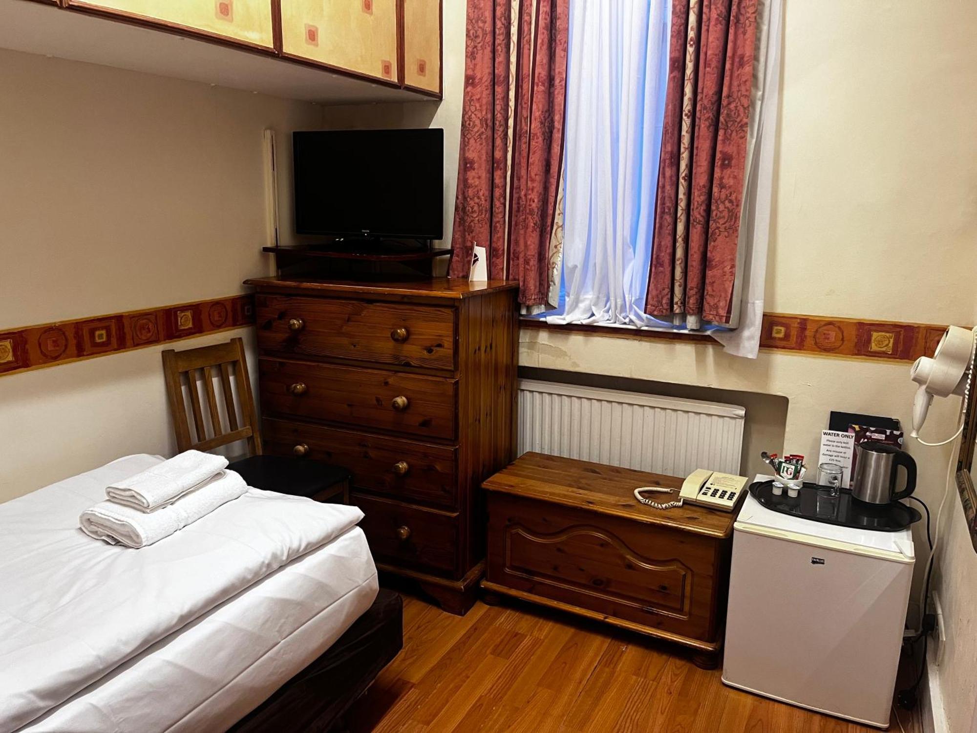 Economy Single Room