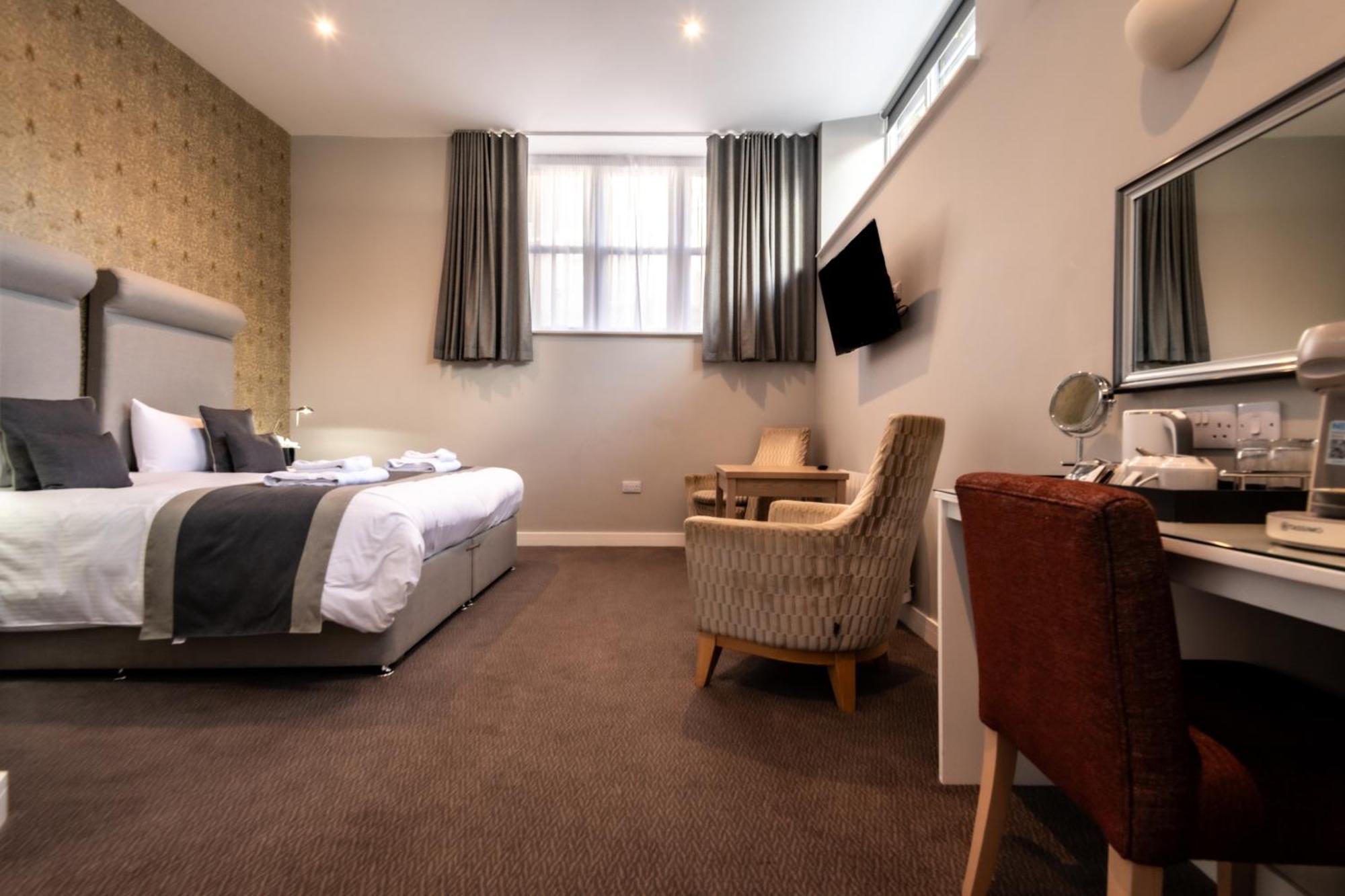 Premier groundfloor super king large walk in shower,1619170866:JPEG