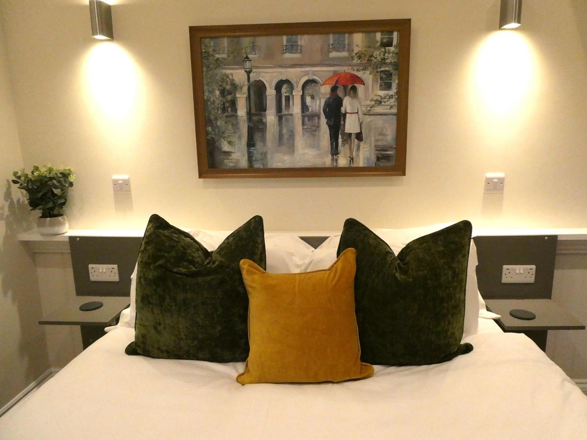 Standard King Room