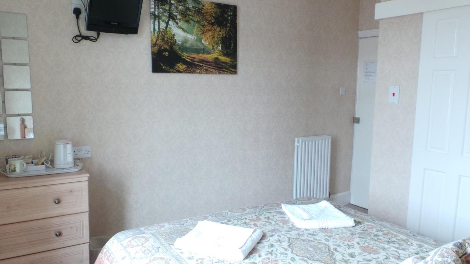 Double Room Private Bathroom