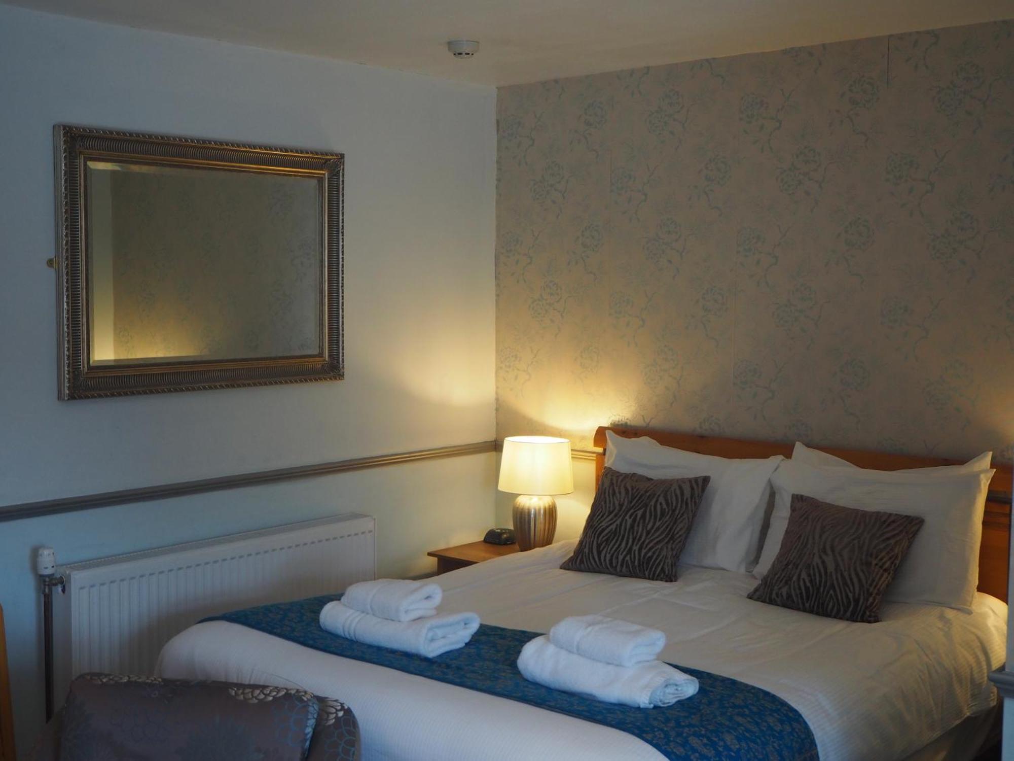 Double Room Private Bathroom