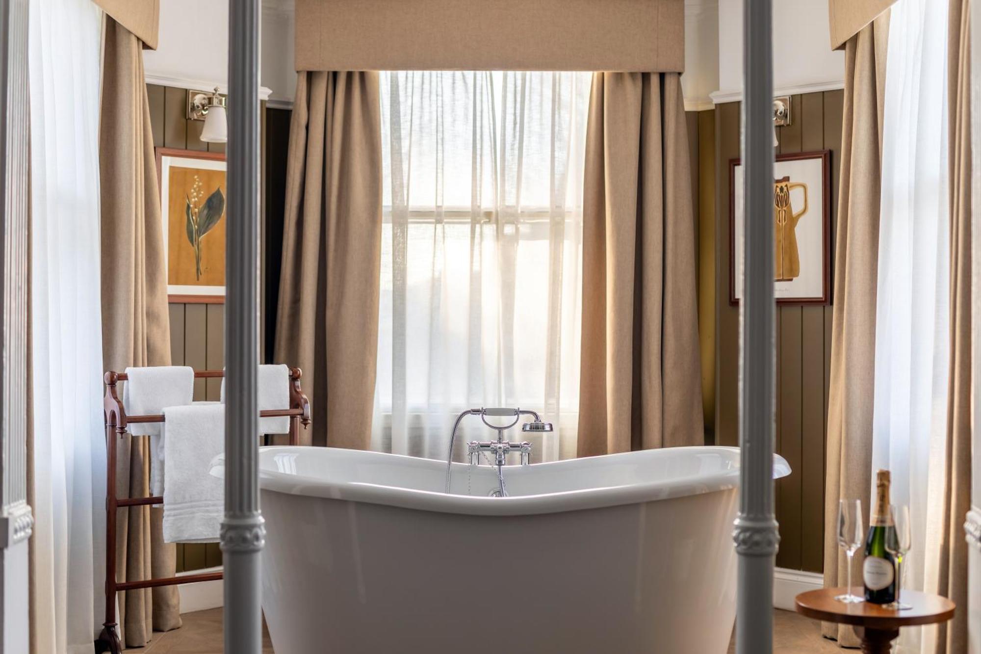 Luxury Suite