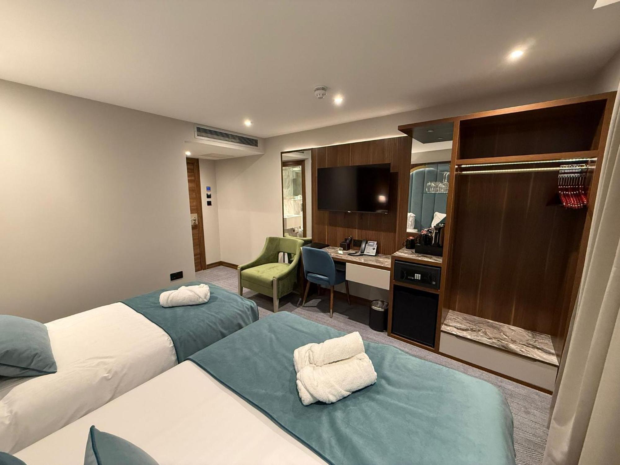 Deluxe Triple Room