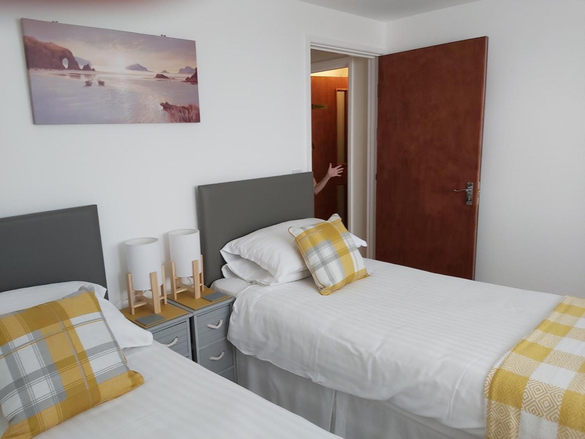 Twin Room Private Bathroom