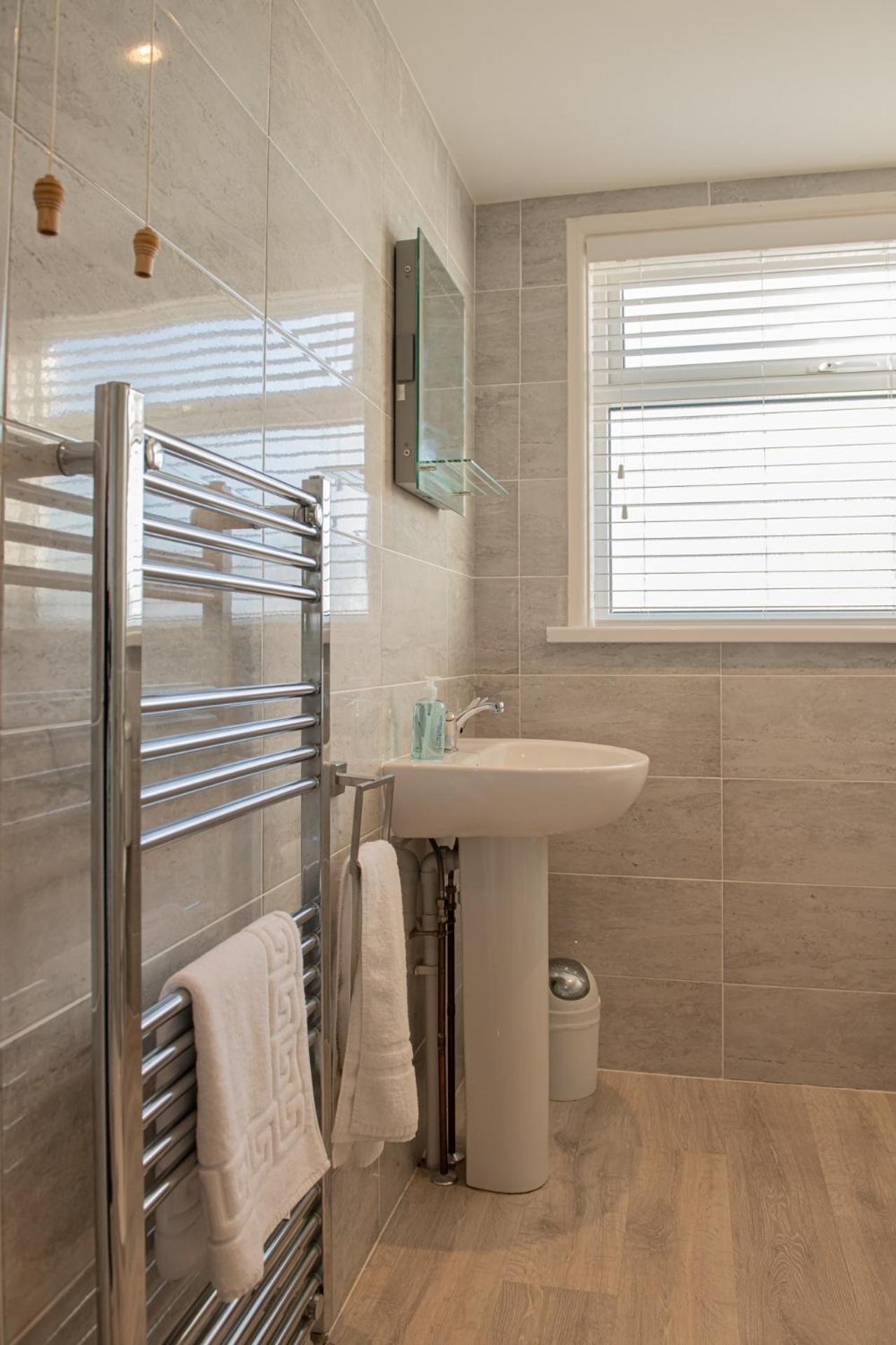 Twin Room Private Bathroom