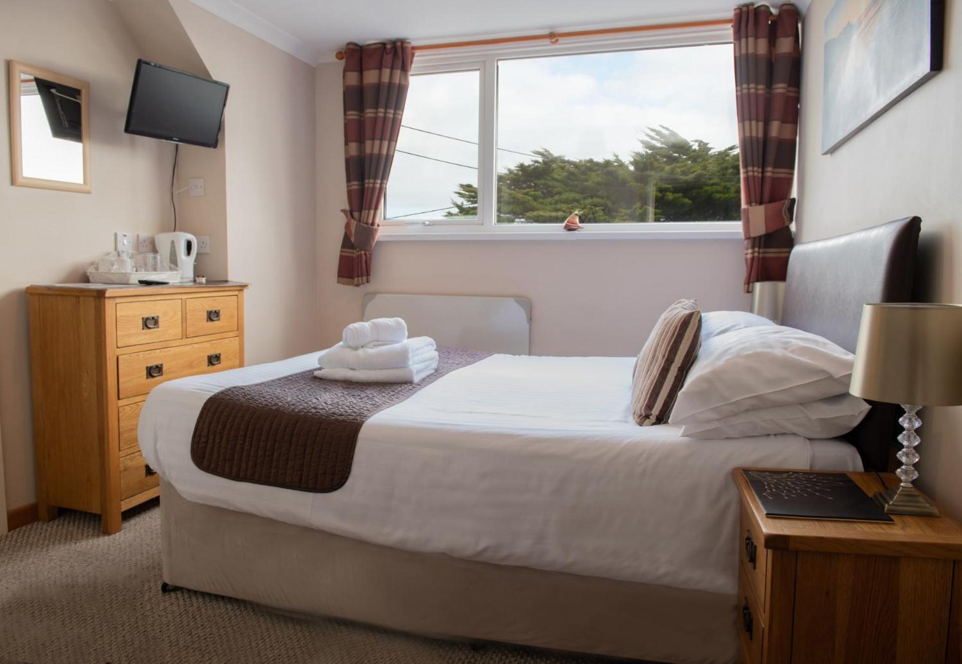 Double Room Private Bathroom