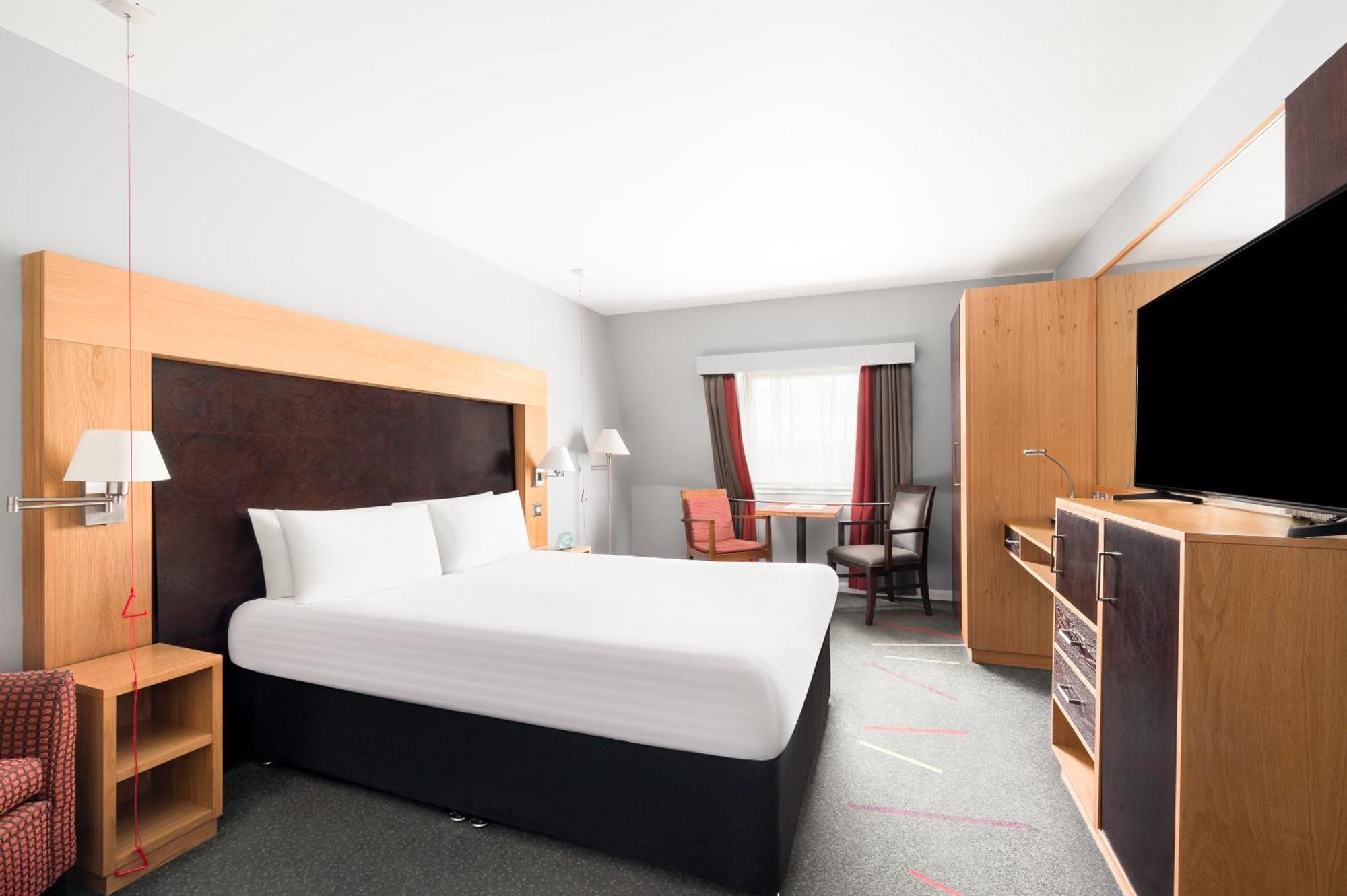 Standard Queen Room