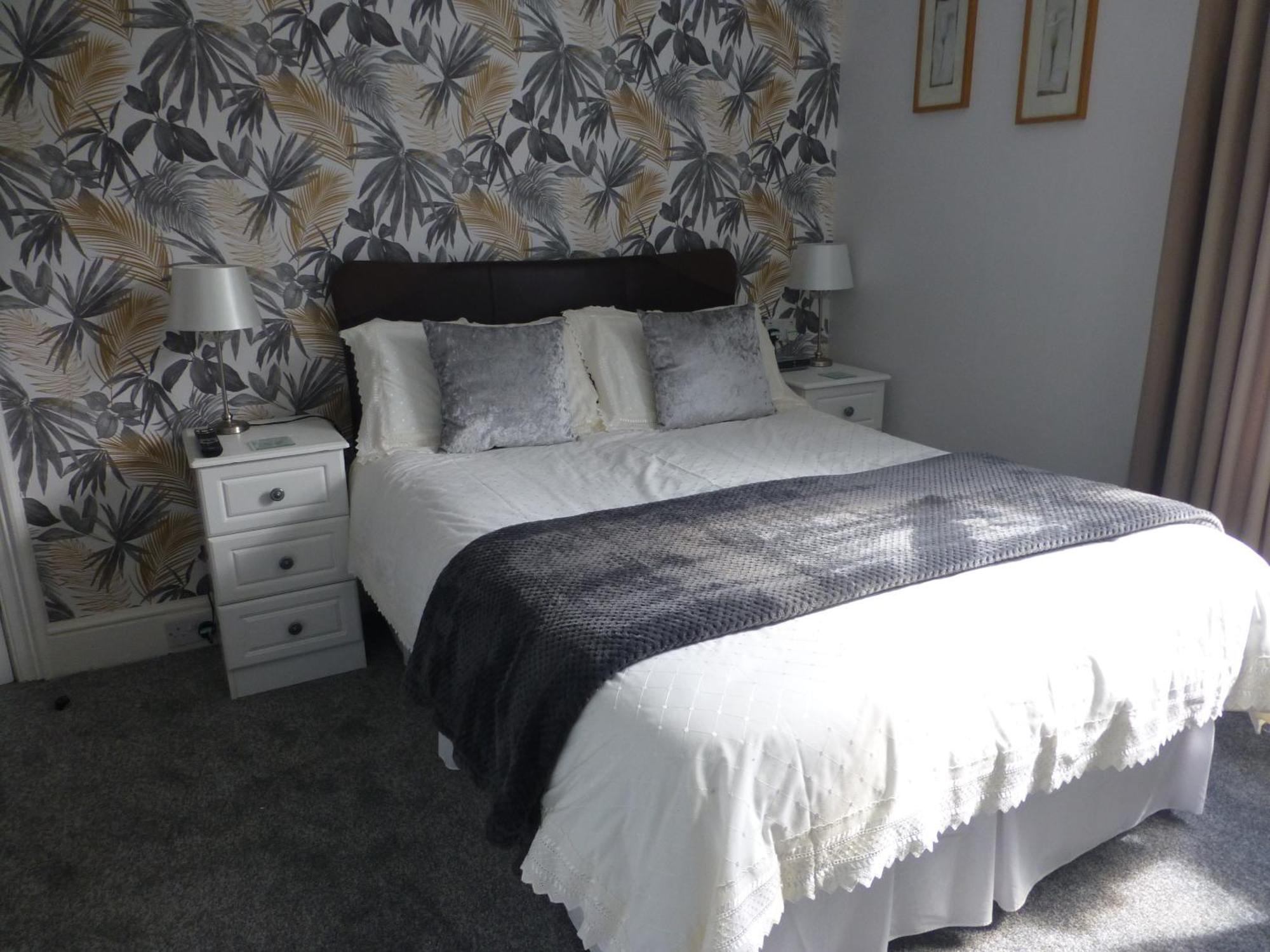 Double Room Private Bathroom