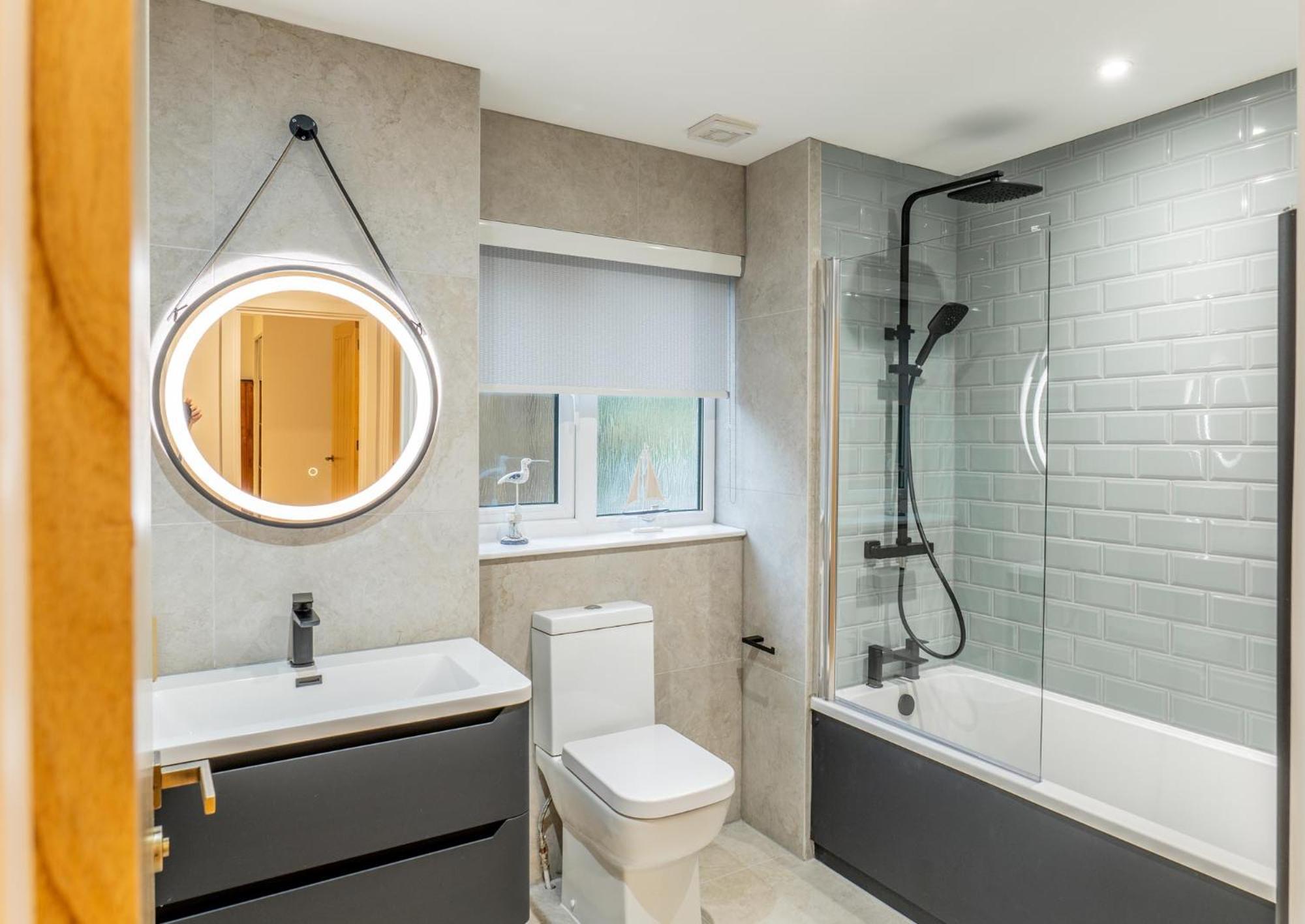Pet friendly Hot Tub Cottage 2 Bed