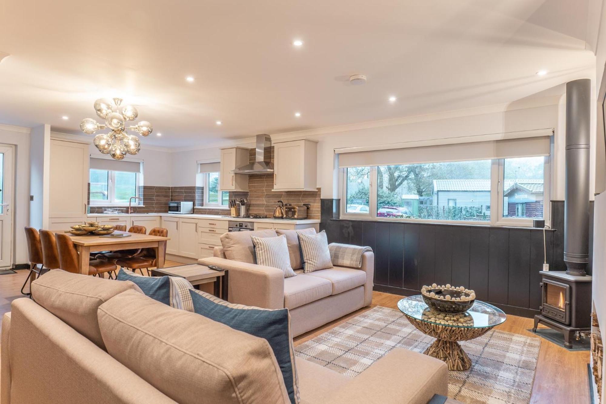 Pet friendly Hot Tub Cottage 2 Bed