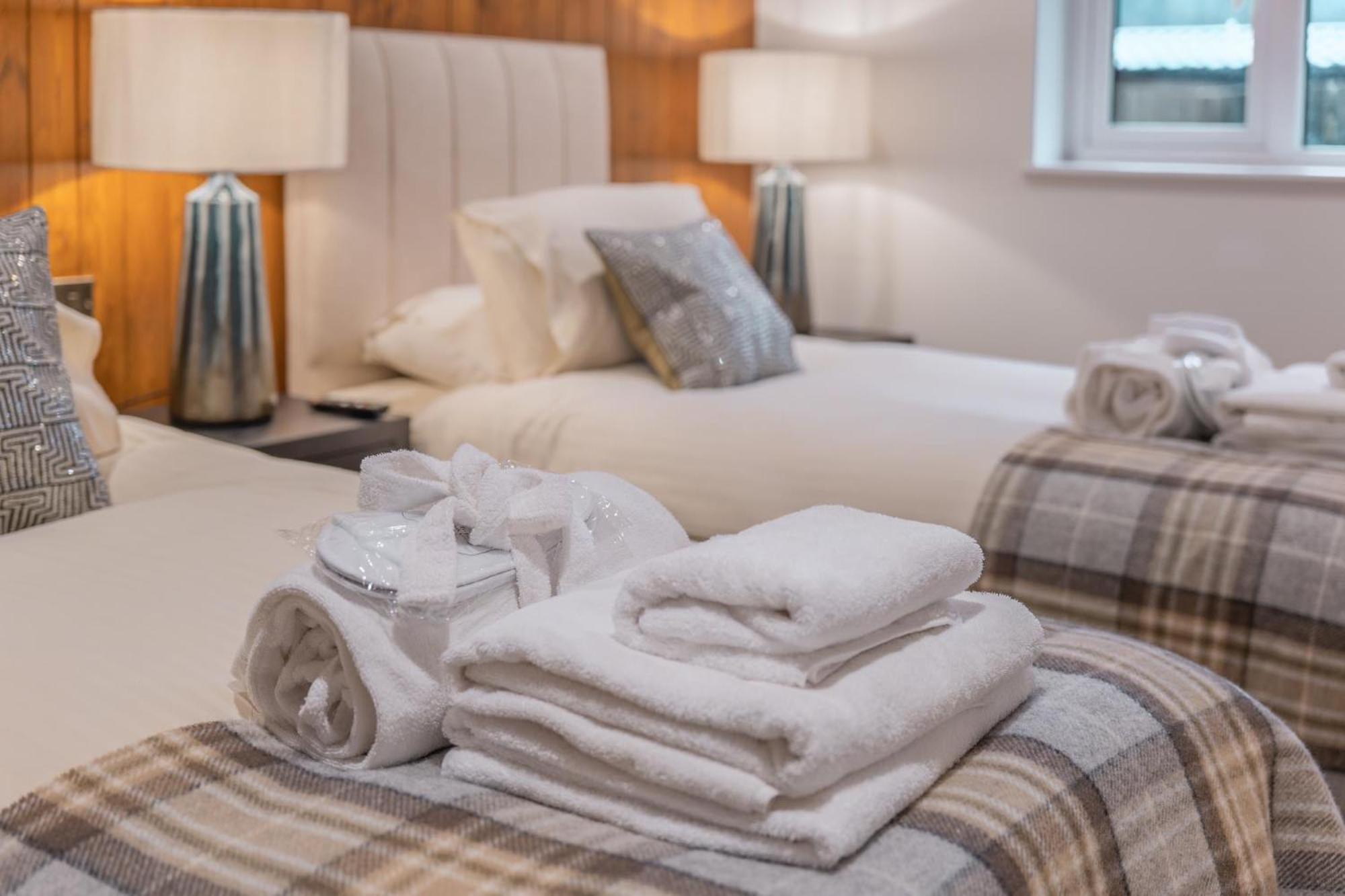 Pet friendly Hot Tub Cottage 2 Bed