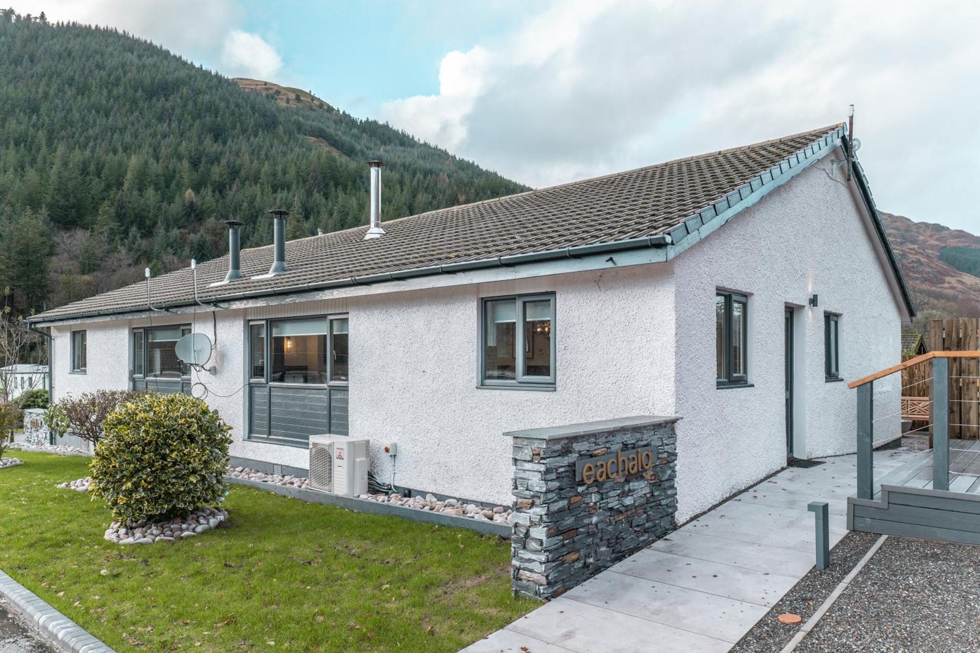 Pet friendly Hot Tub Cottage 2 Bed