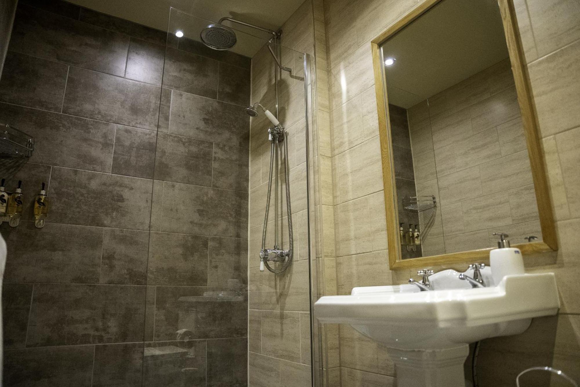 King Room,1639311610:JPEG