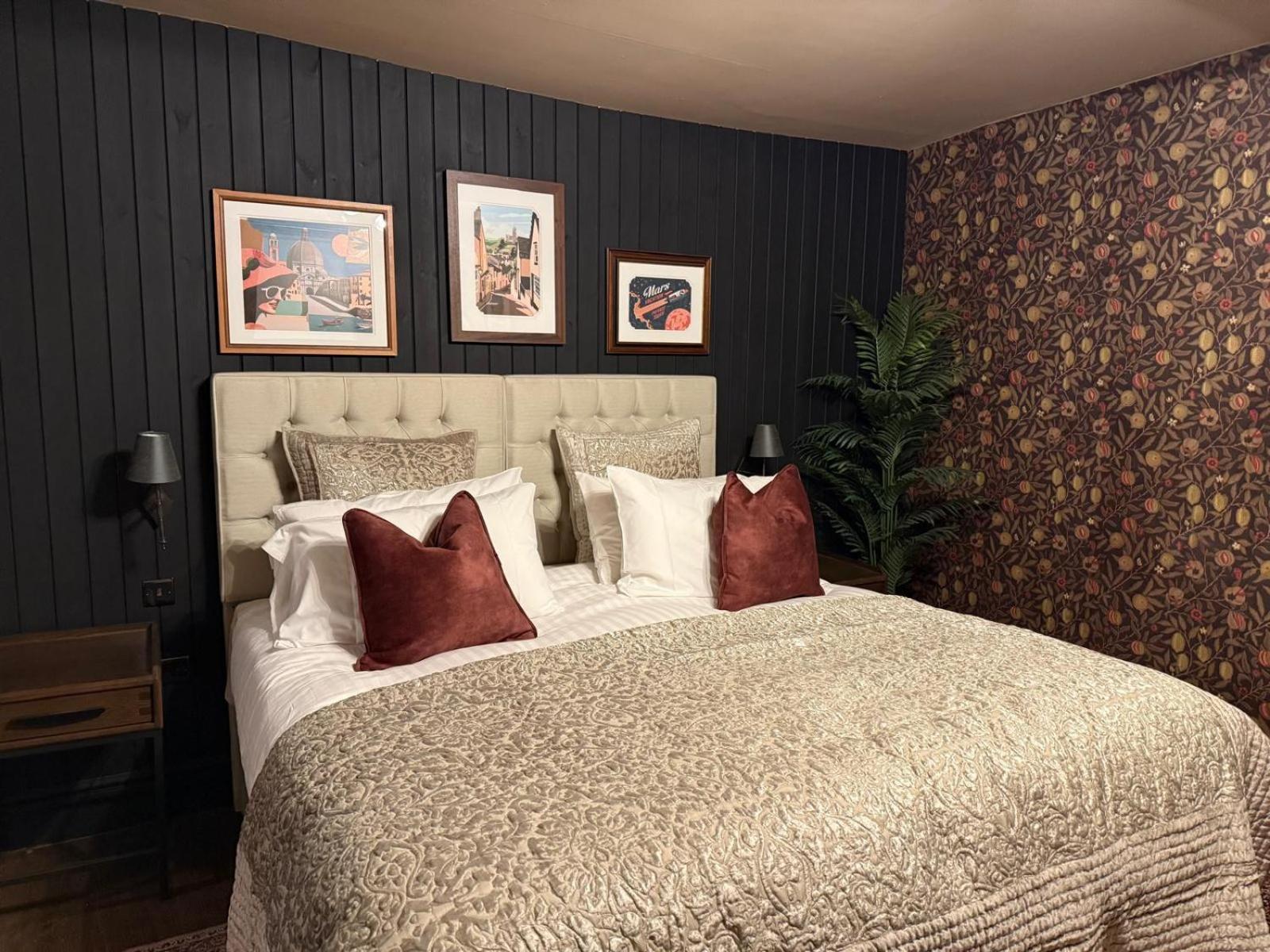 Superior Deluxe Double or Twin Room