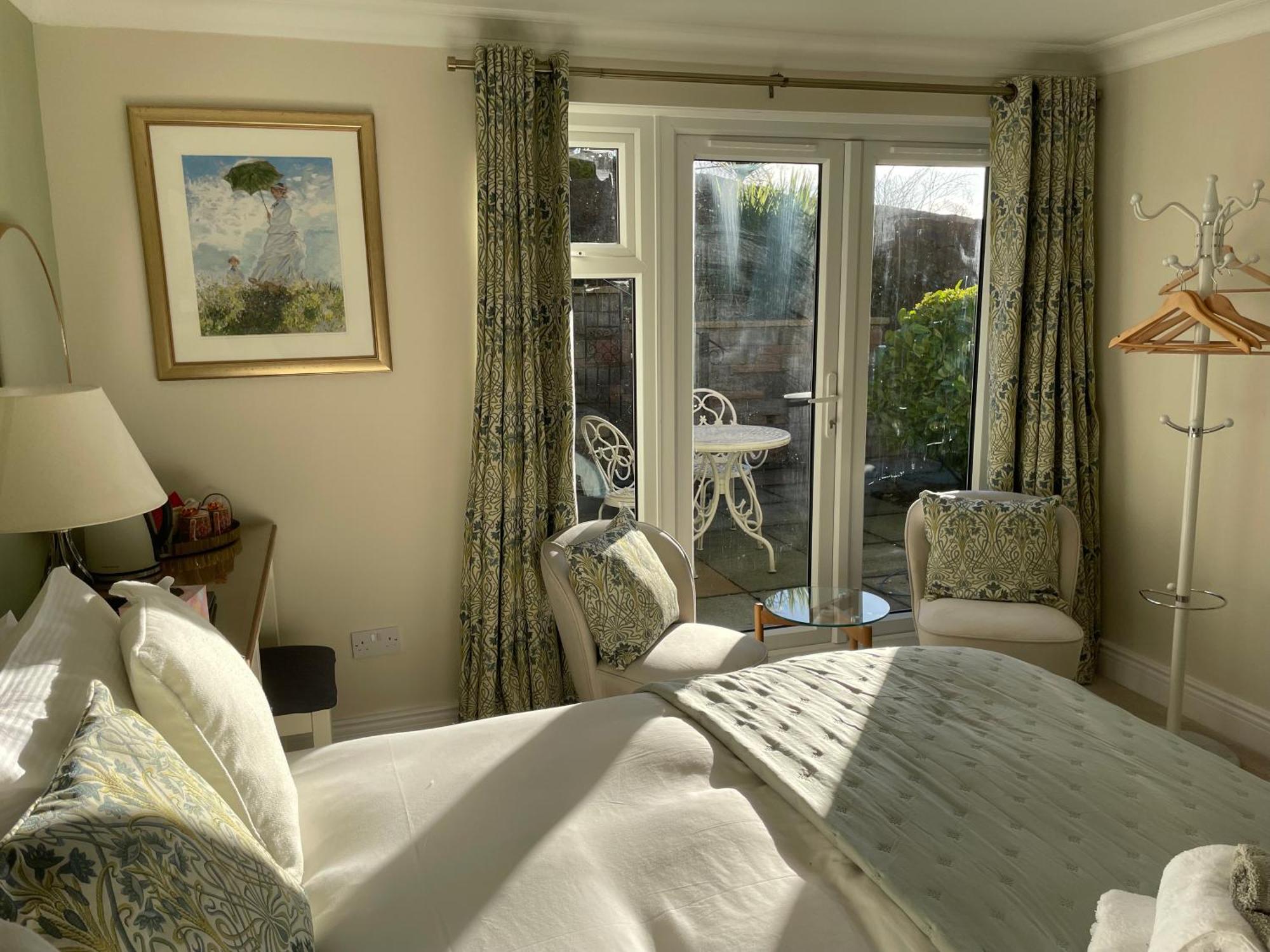 Double Room,1642969797:JPEG