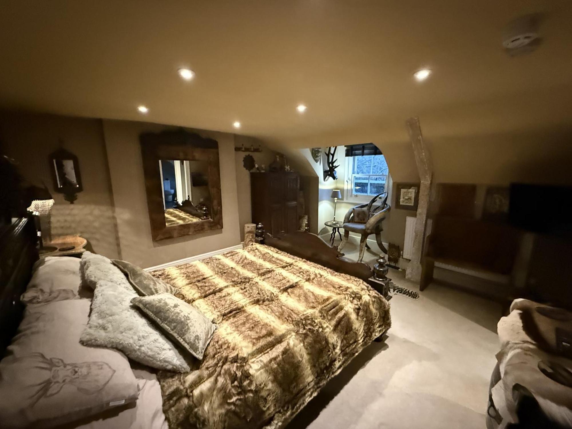 Deluxe Double Room with Bath,1645031041:JPEG