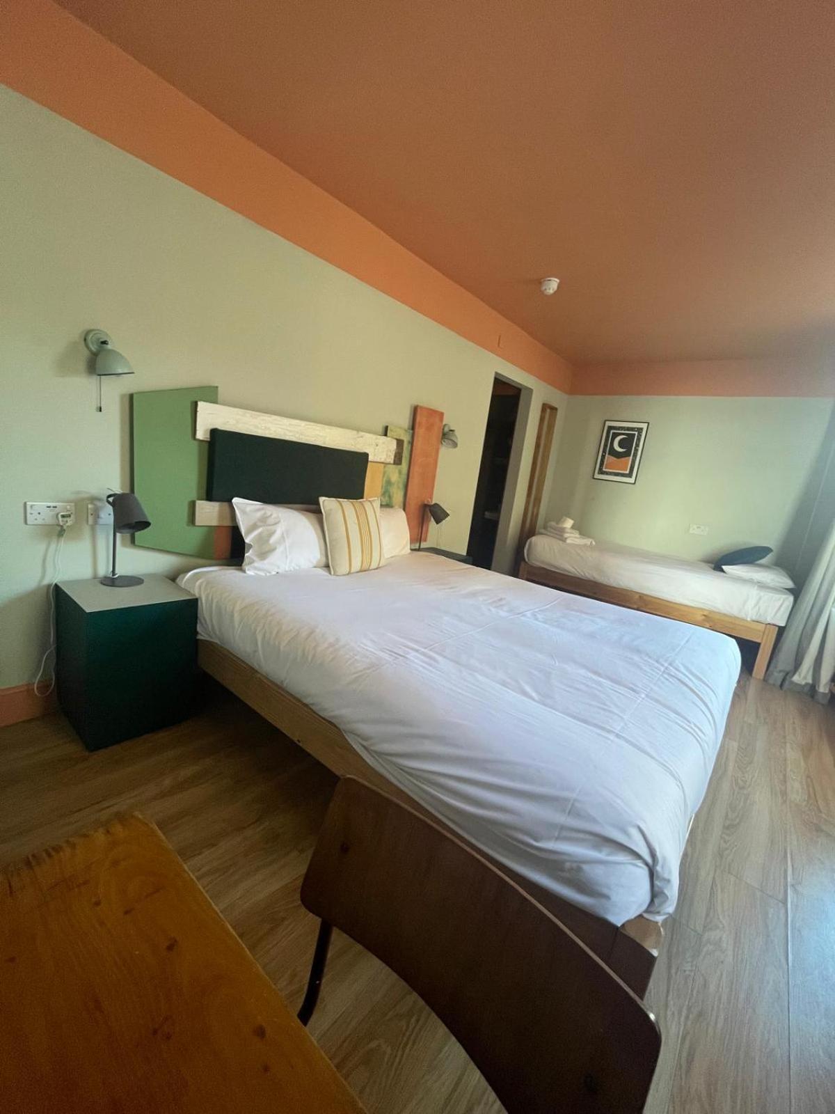Standard Double & Single Bed Room