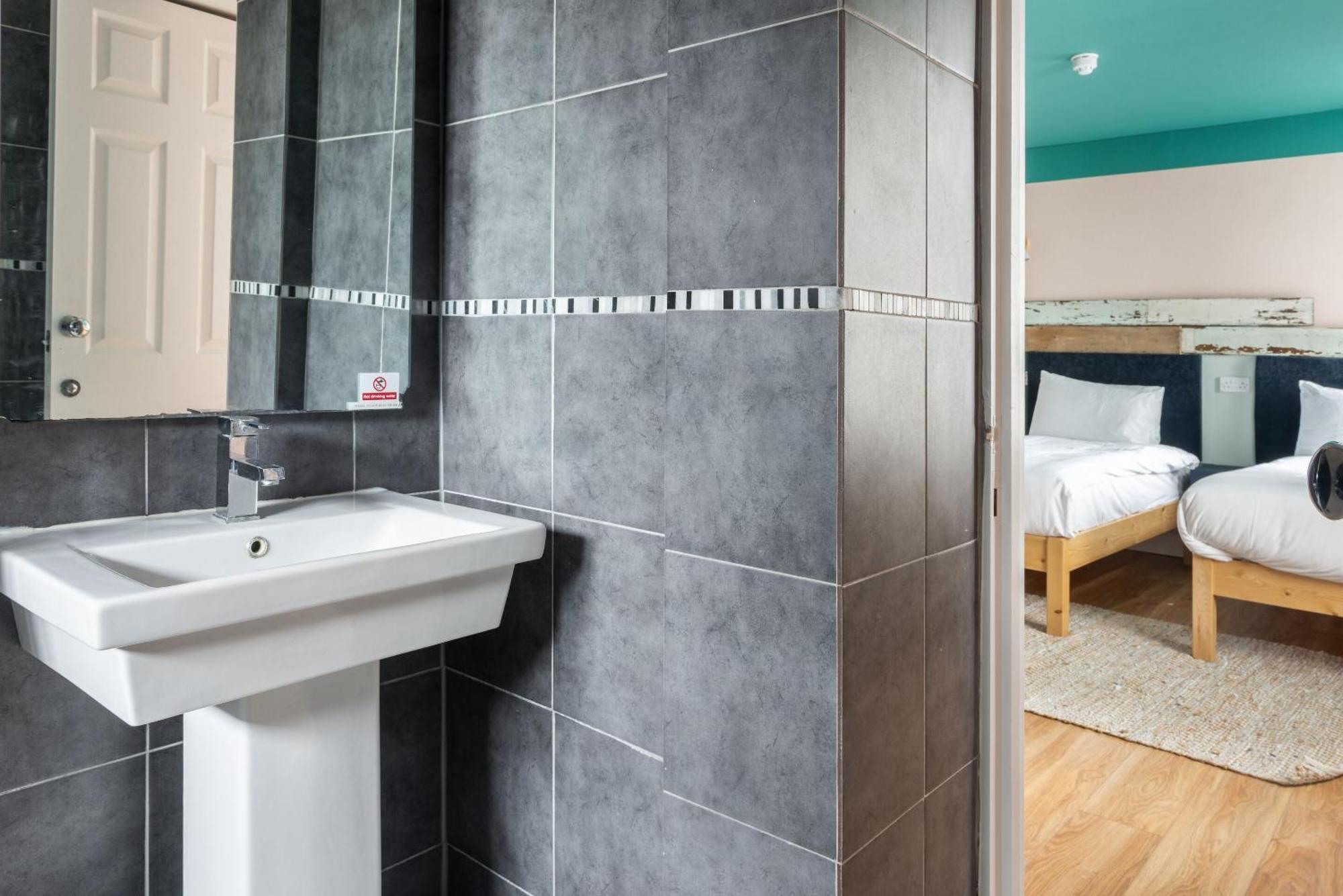 Standard Double & Single Bed Room