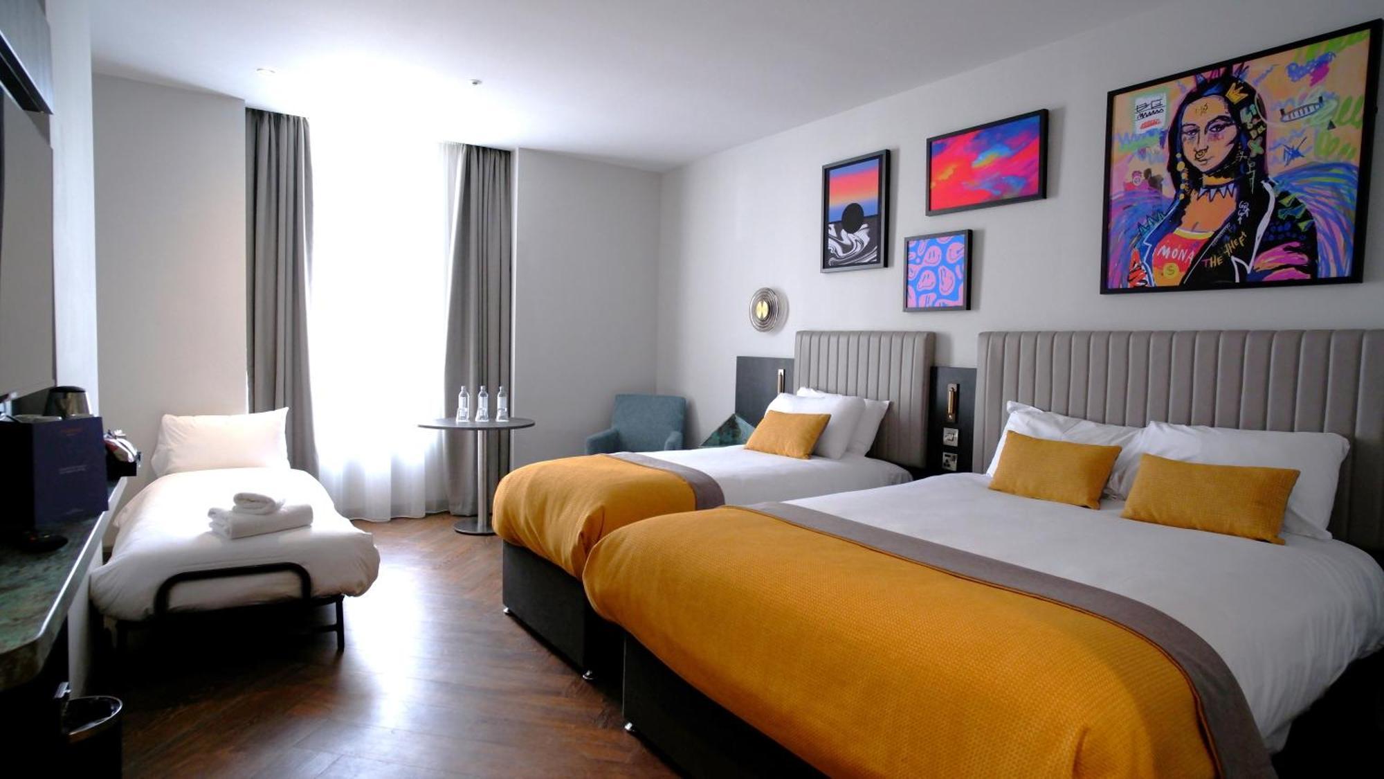 Deluxe Family Room