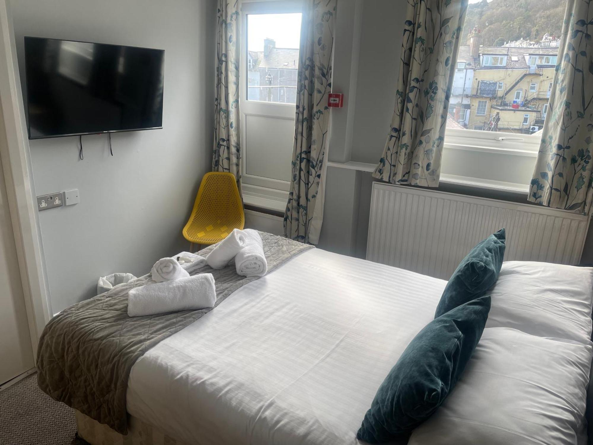 Small Double Room Not Pet Friendly