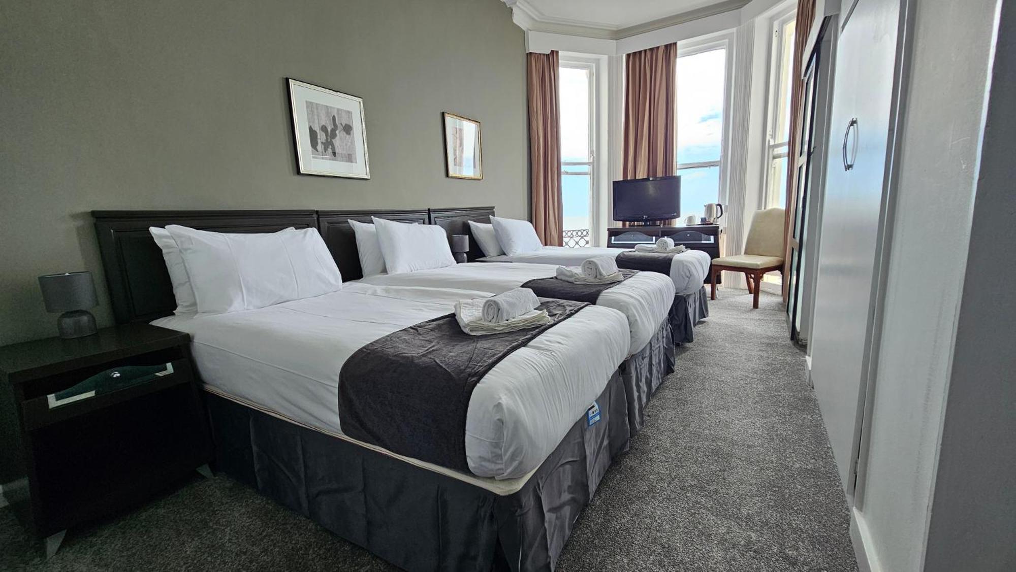 Triple Room with View,1662402428:JPEG