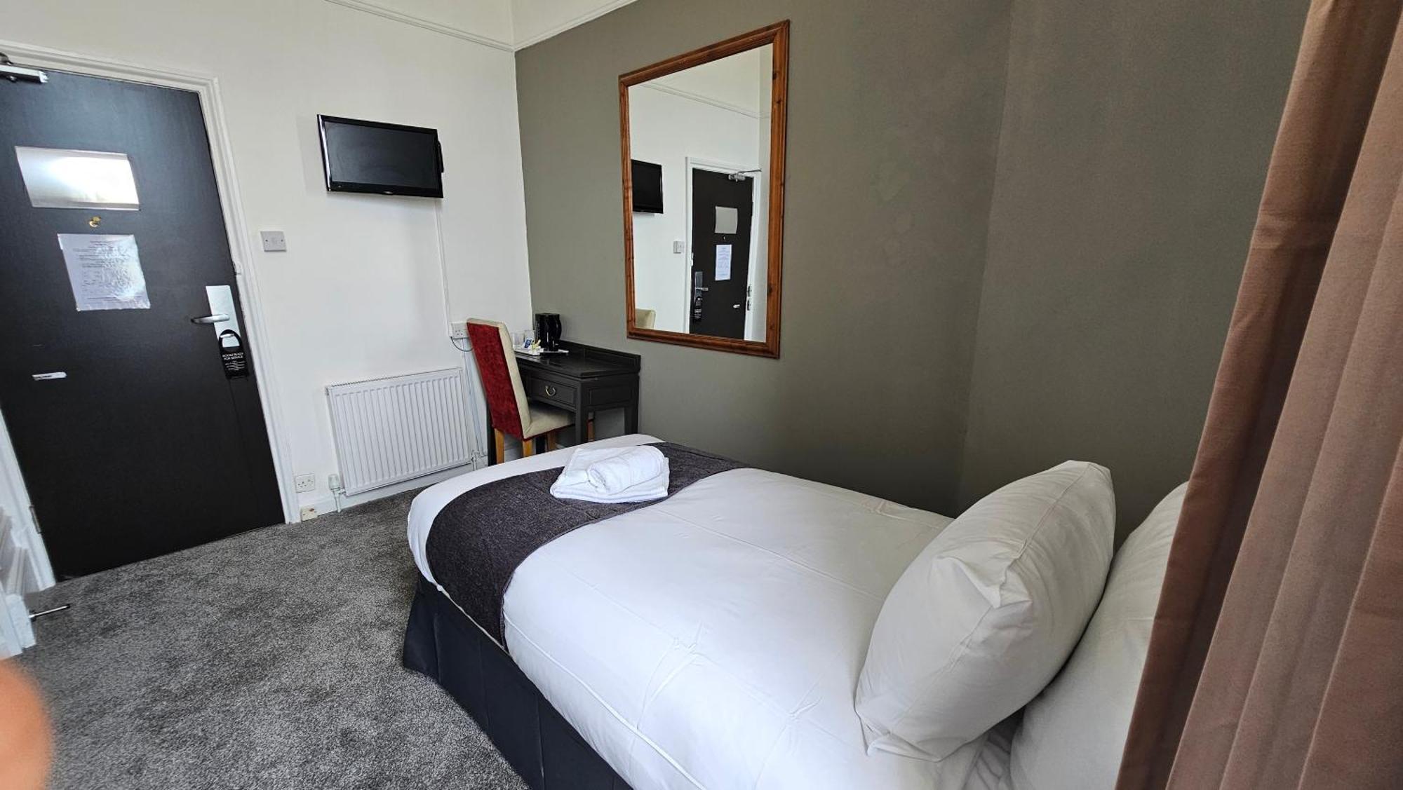 Standard Single Room,1662402455:JPEG