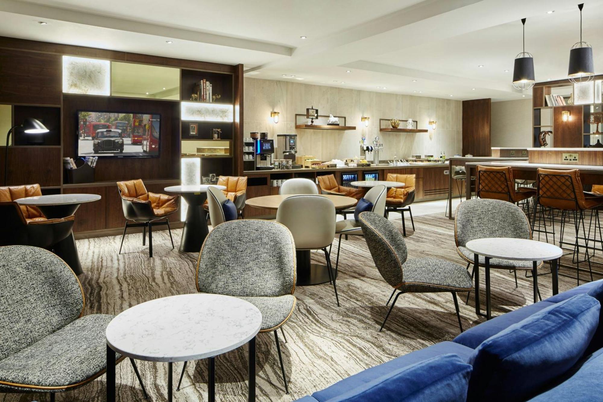 Executive Room M Club Lounge Access Balcony