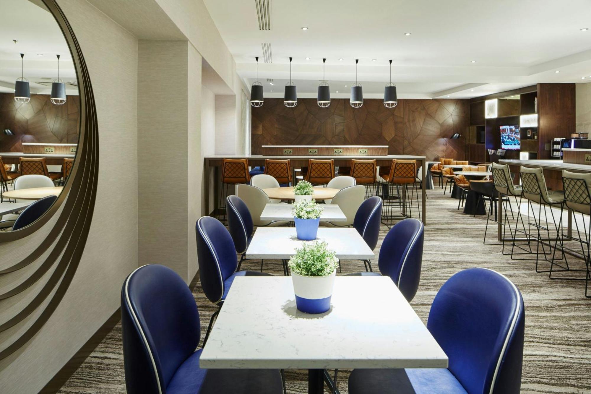 Executive Room M Club Lounge Access Balcony