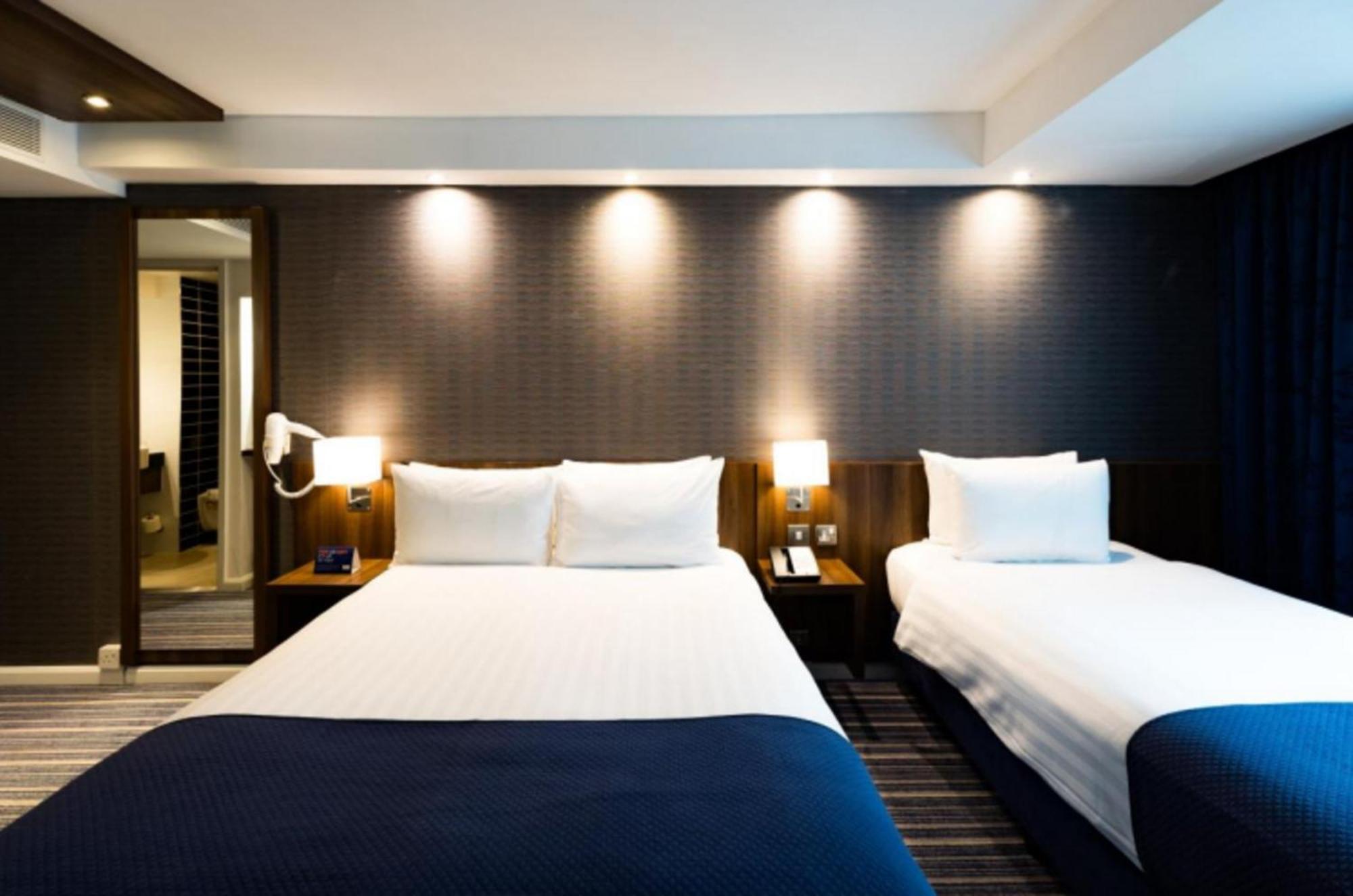 Standard Double Room with Free Hot Breakfast,1566905654:JPEG