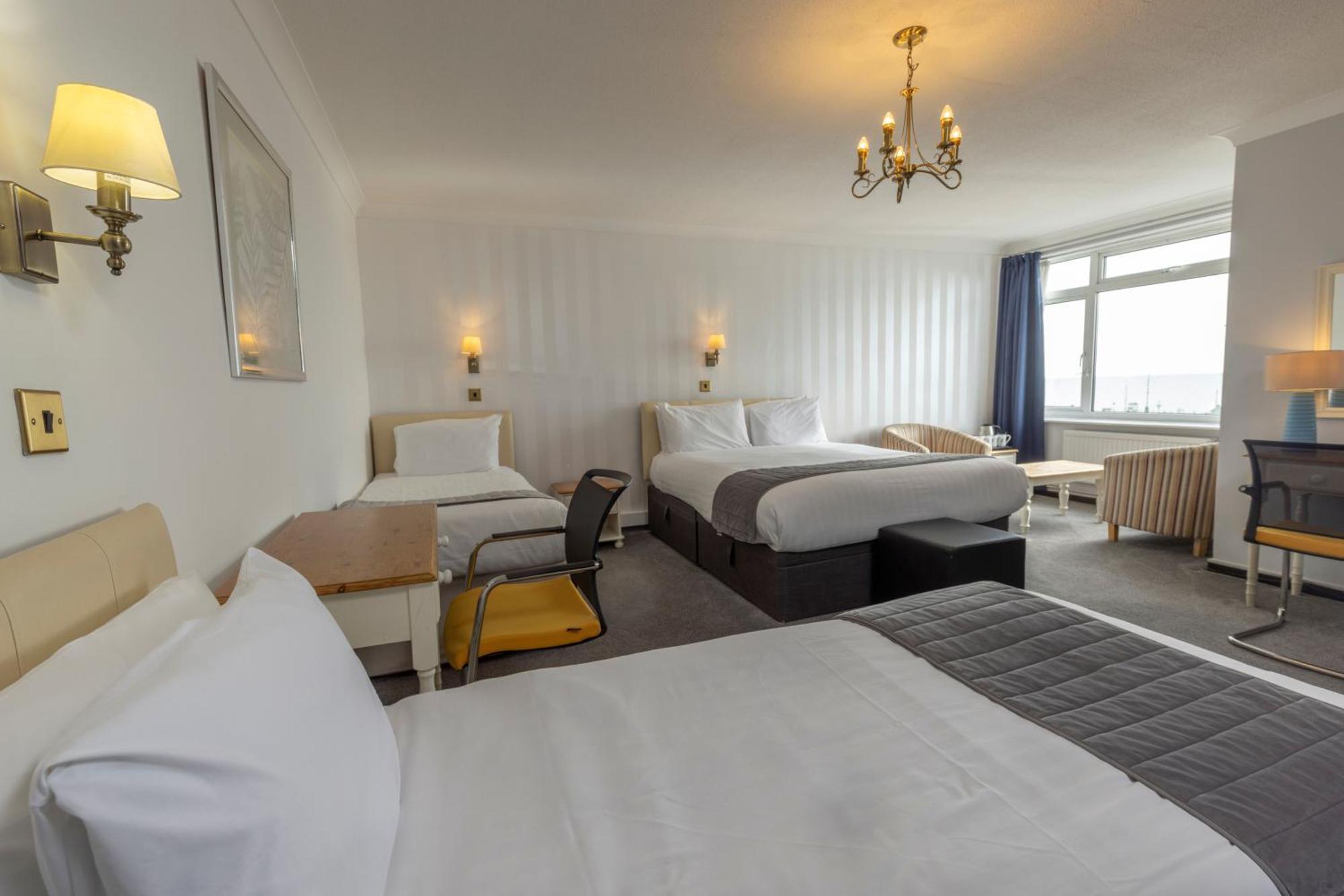 Family Room 1 Double 2 Twin Beds Sea View Non-Smoking