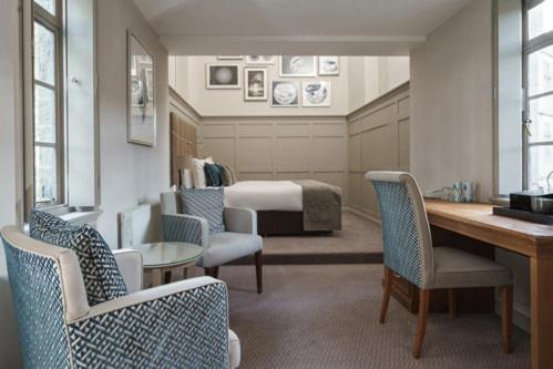 Courtyard Luxe