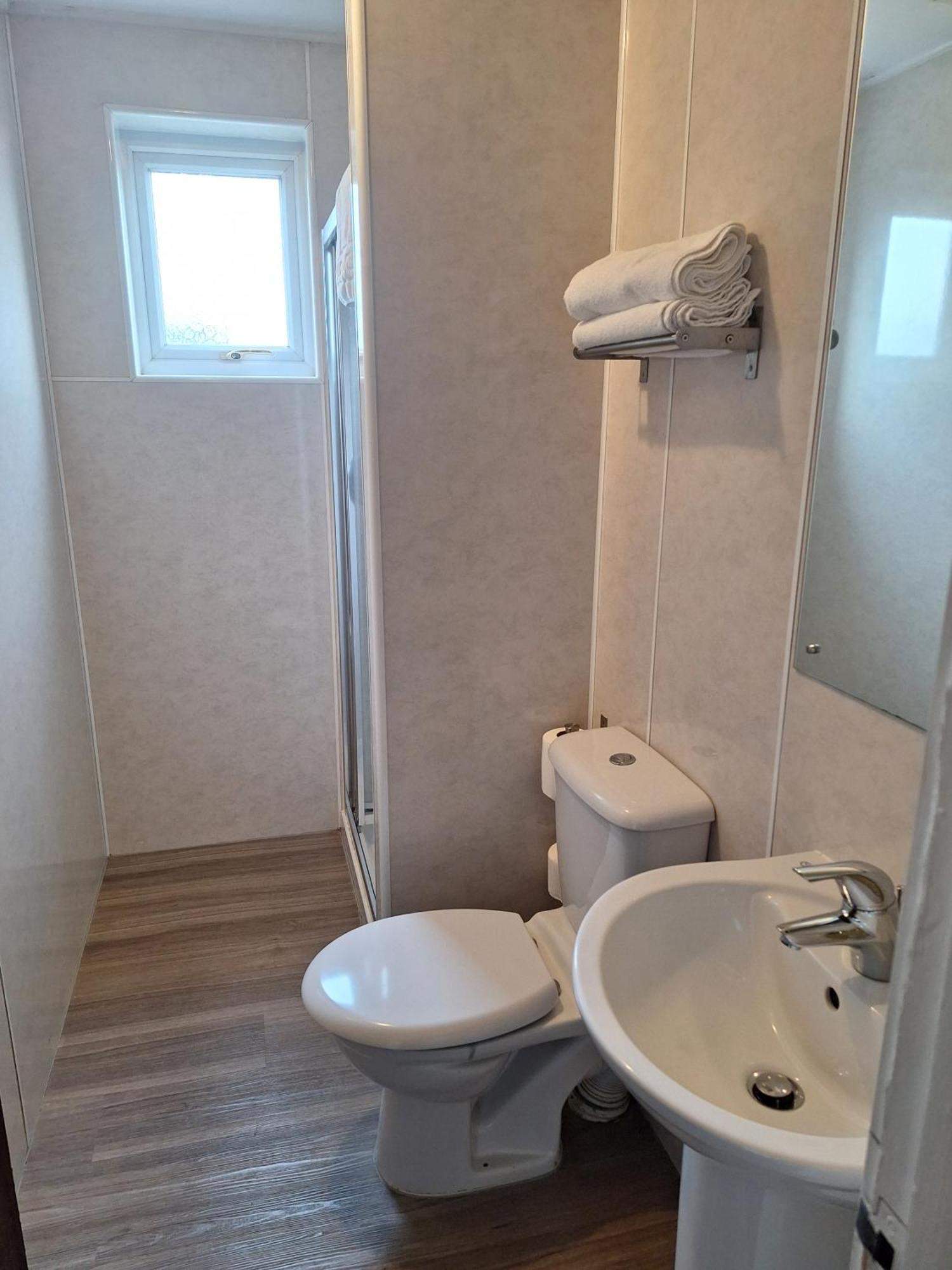 Twin Room Private Bathroom