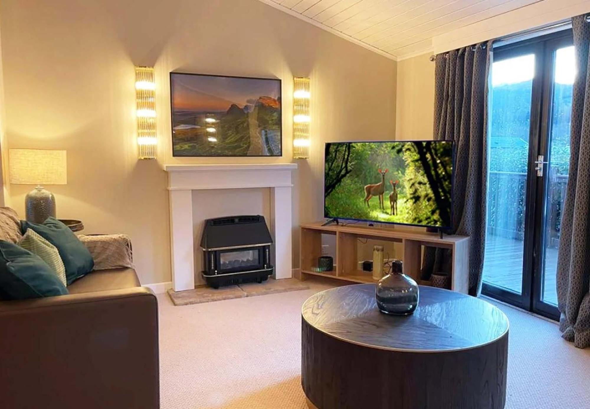 Pet Friendly Hot Tub Cottage 4 Bed